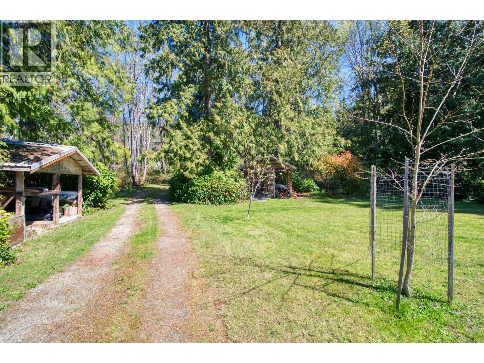 












13282 KEELSON ROAD

,
Garden Bay,




British Columbia
V0N1S1

