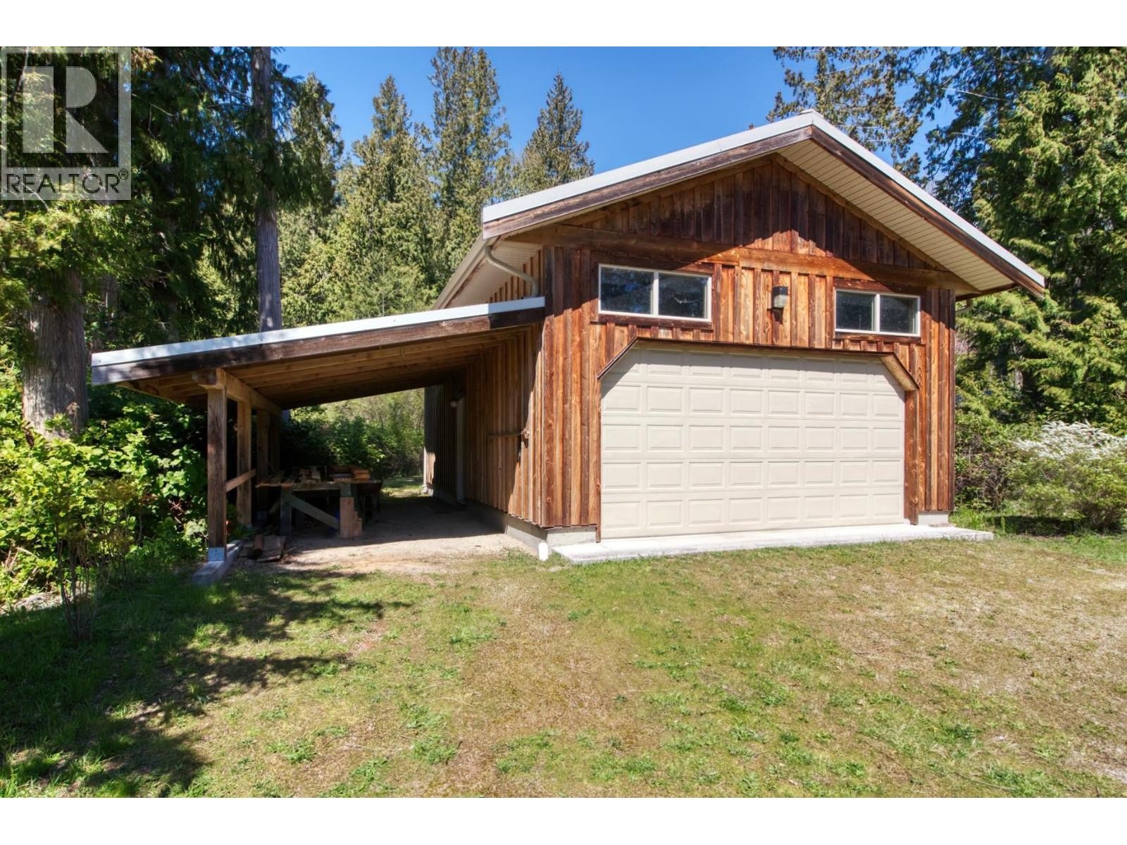 












13282 KEELSON ROAD

,
Garden Bay,




British Columbia
V0N1S1

