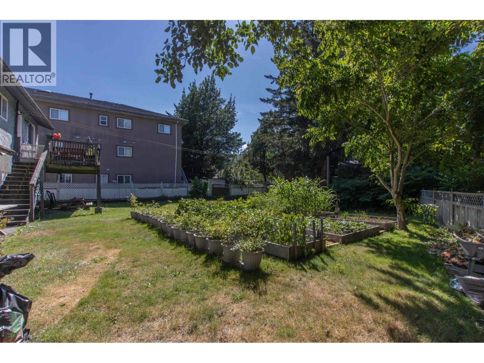 












38069 FIFTH AVENUE

,
Squamish,




British Columbia
V0N1T0

