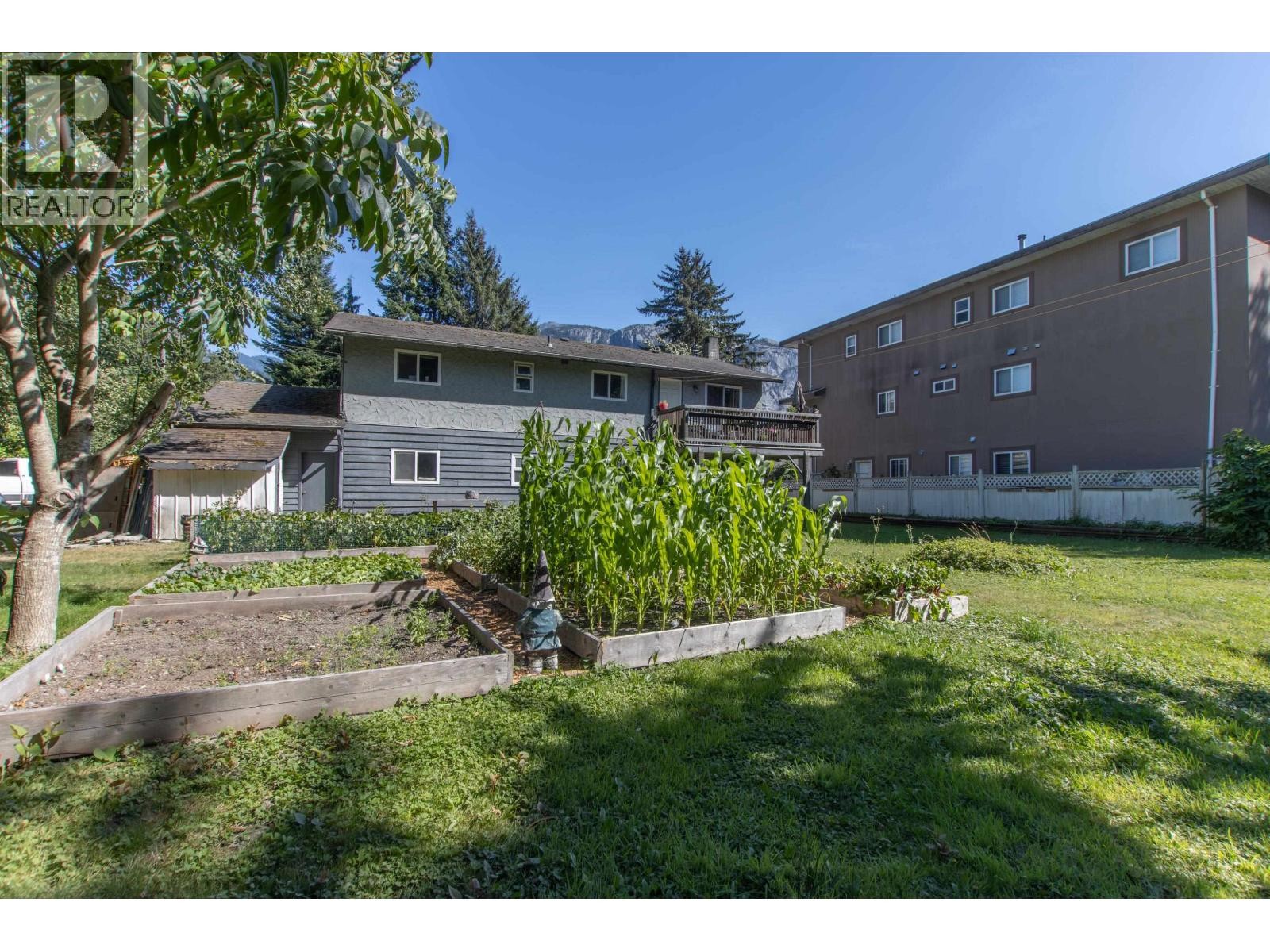 












38069 FIFTH AVENUE

,
Squamish,




British Columbia
V0N1T0

