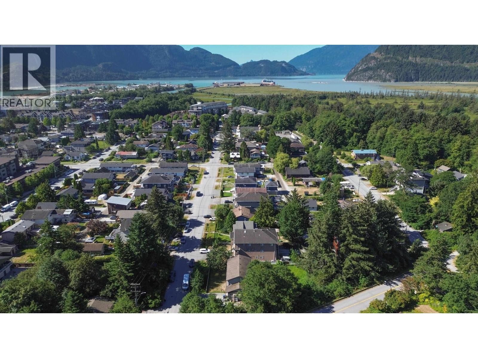 












38069 FIFTH AVENUE

,
Squamish,




British Columbia
V0N1T0

