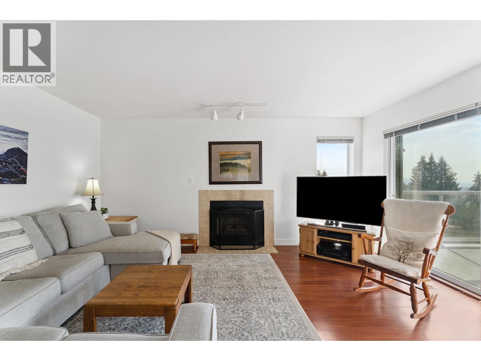 












1084 CHAMBERLAIN DRIVE

,
North Vancouver,




British Columbia
V7K1N9

