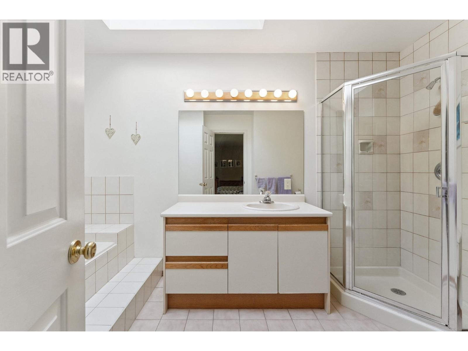 












1084 CHAMBERLAIN DRIVE

,
North Vancouver,




British Columbia
V7K1N9

