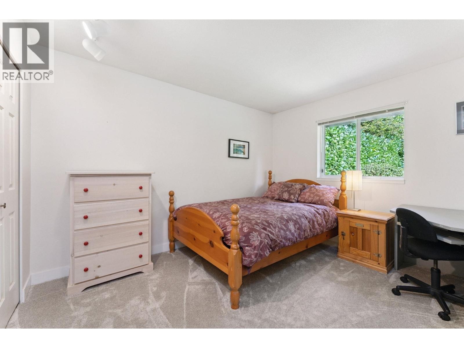 












1084 CHAMBERLAIN DRIVE

,
North Vancouver,




British Columbia
V7K1N9

