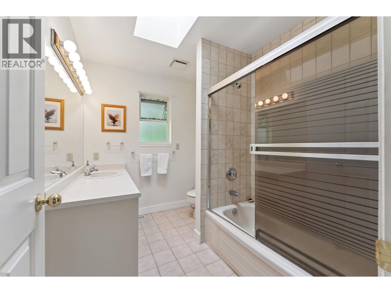 












1084 CHAMBERLAIN DRIVE

,
North Vancouver,




British Columbia
V7K1N9

