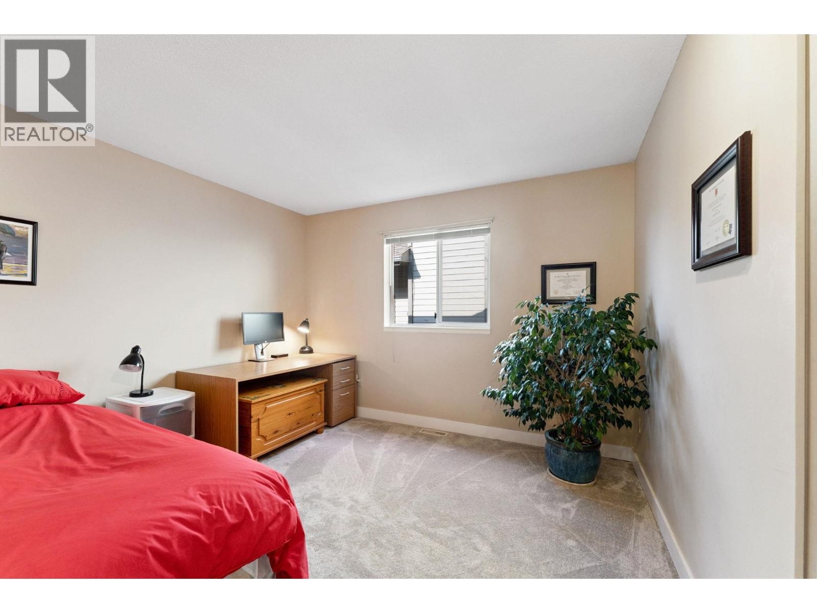 












1084 CHAMBERLAIN DRIVE

,
North Vancouver,




British Columbia
V7K1N9

