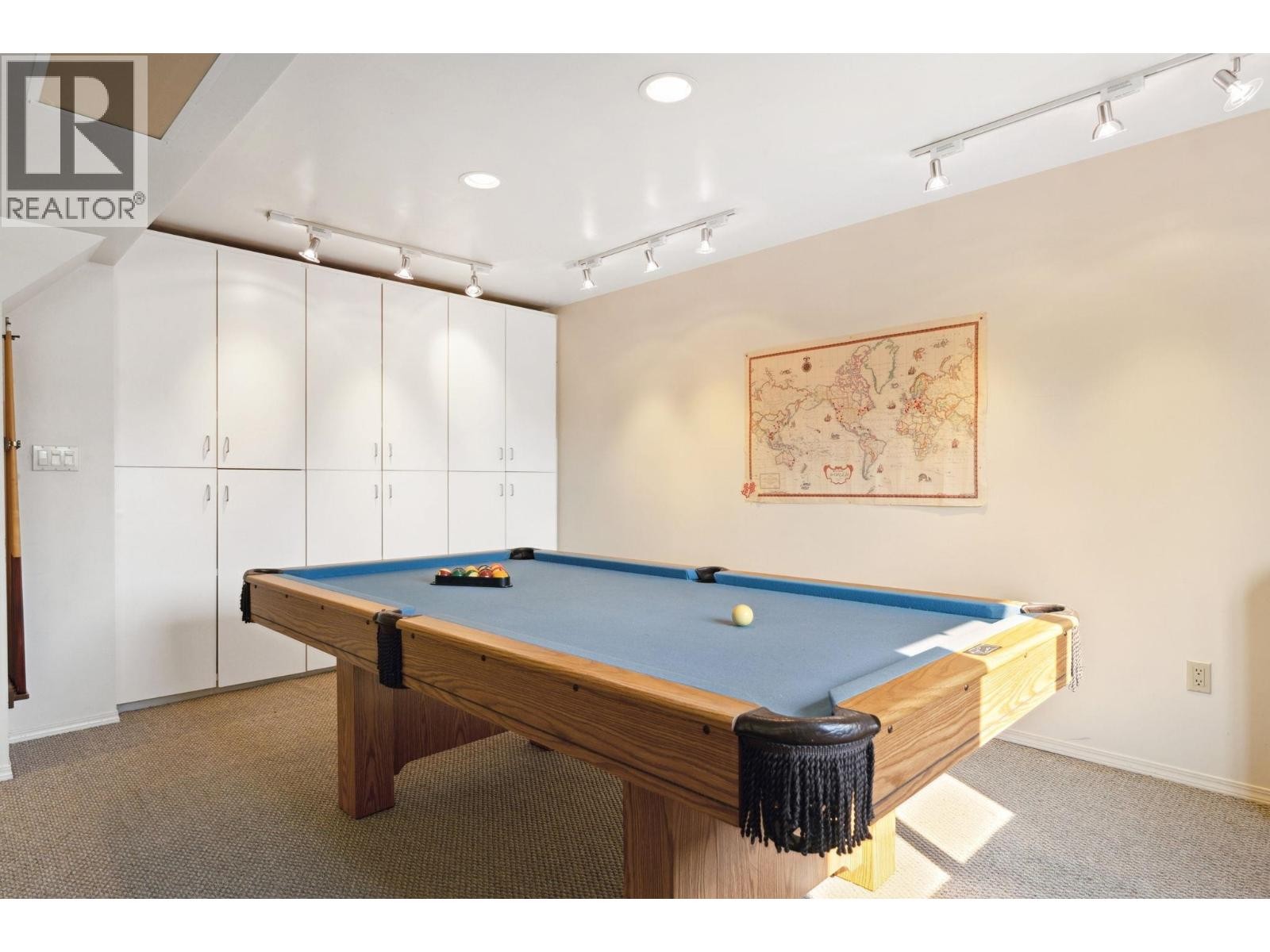 












1084 CHAMBERLAIN DRIVE

,
North Vancouver,




British Columbia
V7K1N9

