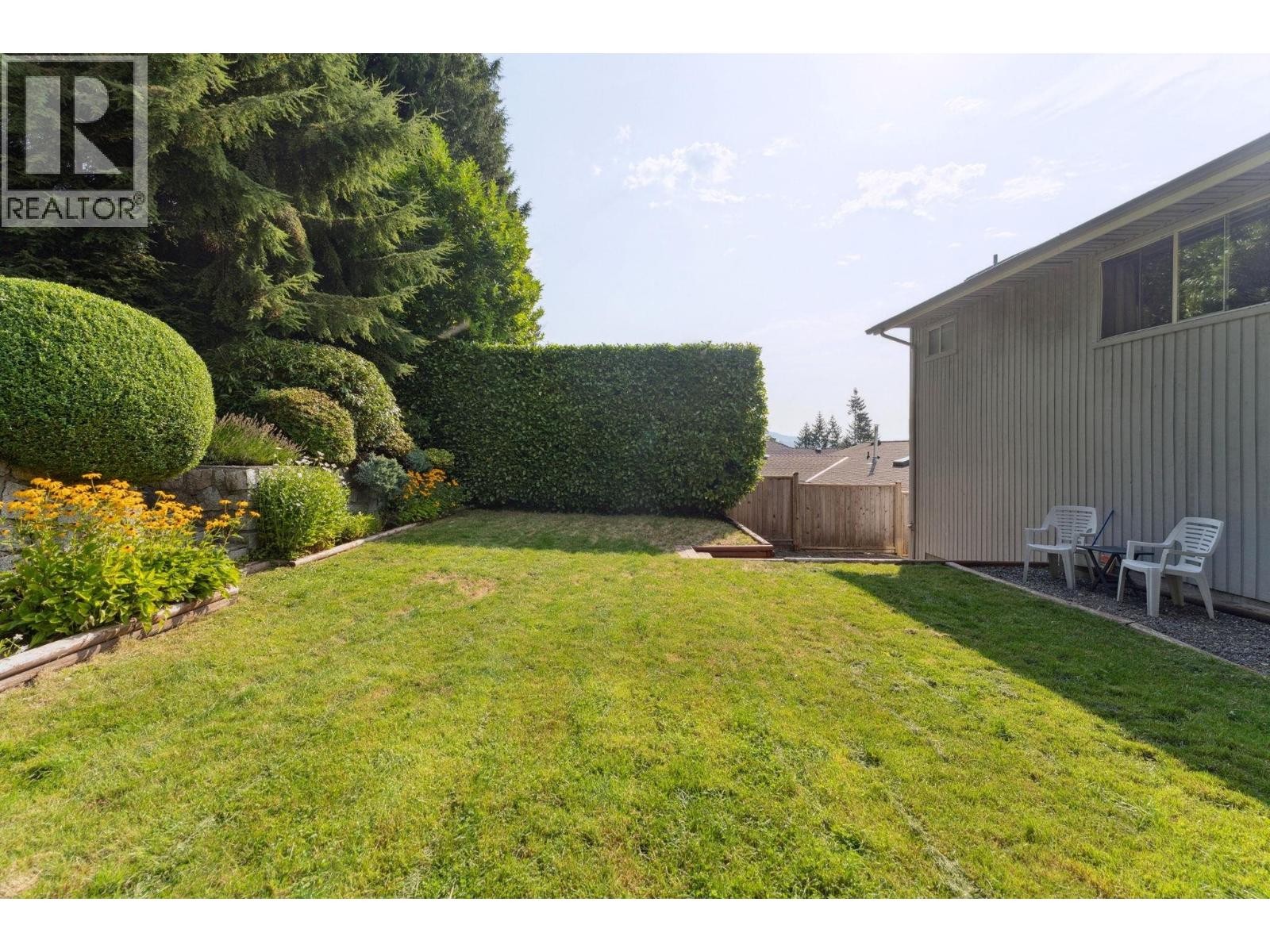 












1084 CHAMBERLAIN DRIVE

,
North Vancouver,




British Columbia
V7K1N9

