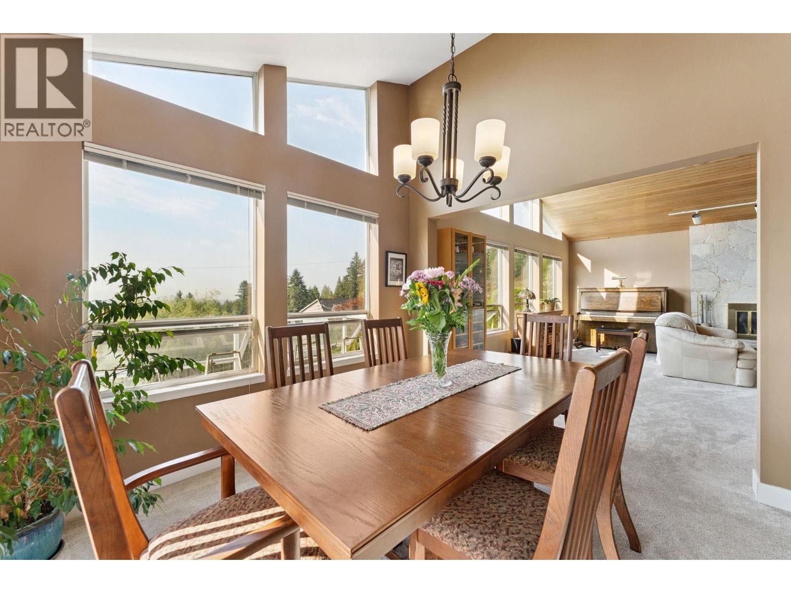 












1084 CHAMBERLAIN DRIVE

,
North Vancouver,




British Columbia
V7K1N9

