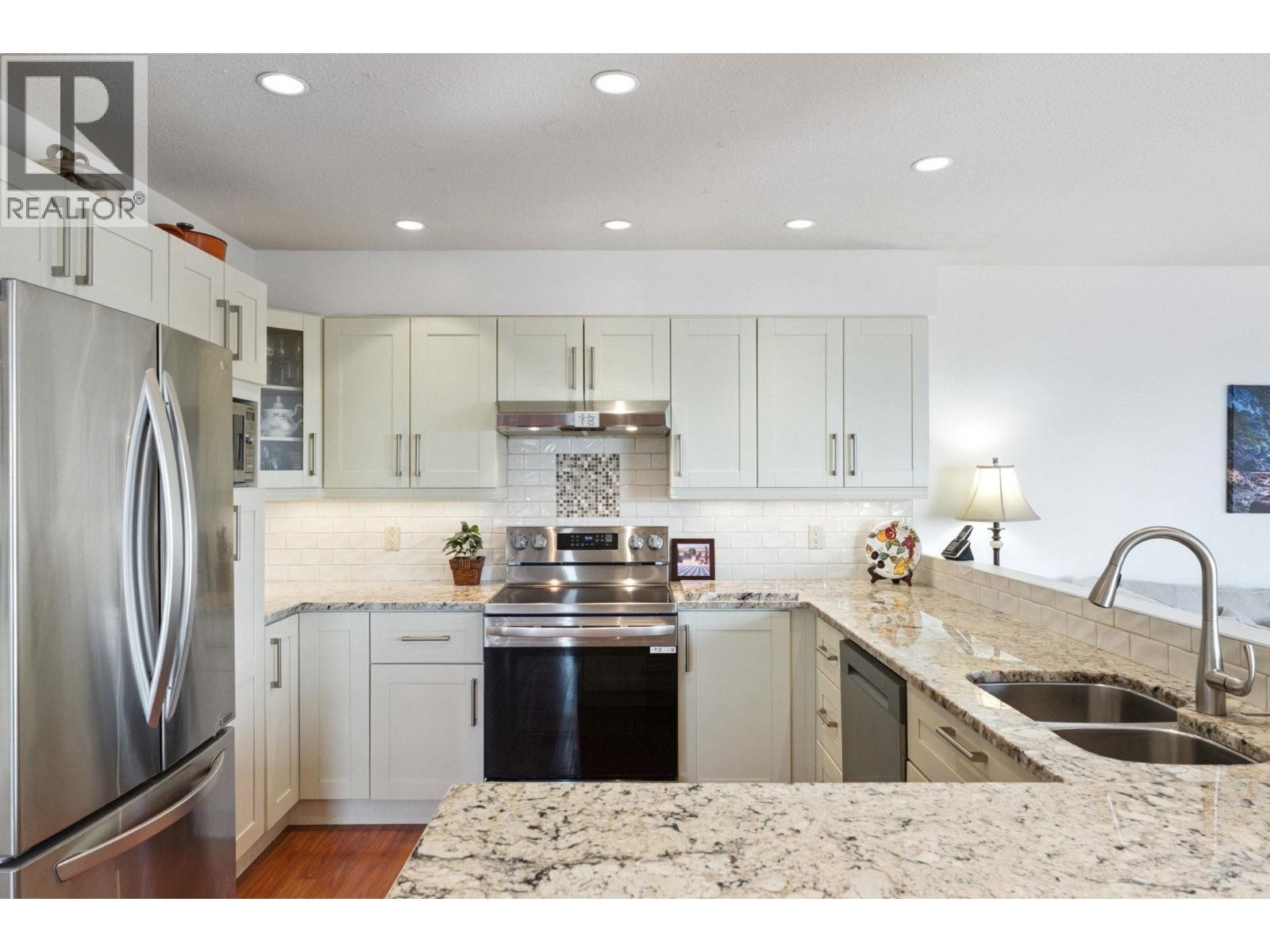 












1084 CHAMBERLAIN DRIVE

,
North Vancouver,




British Columbia
V7K1N9


