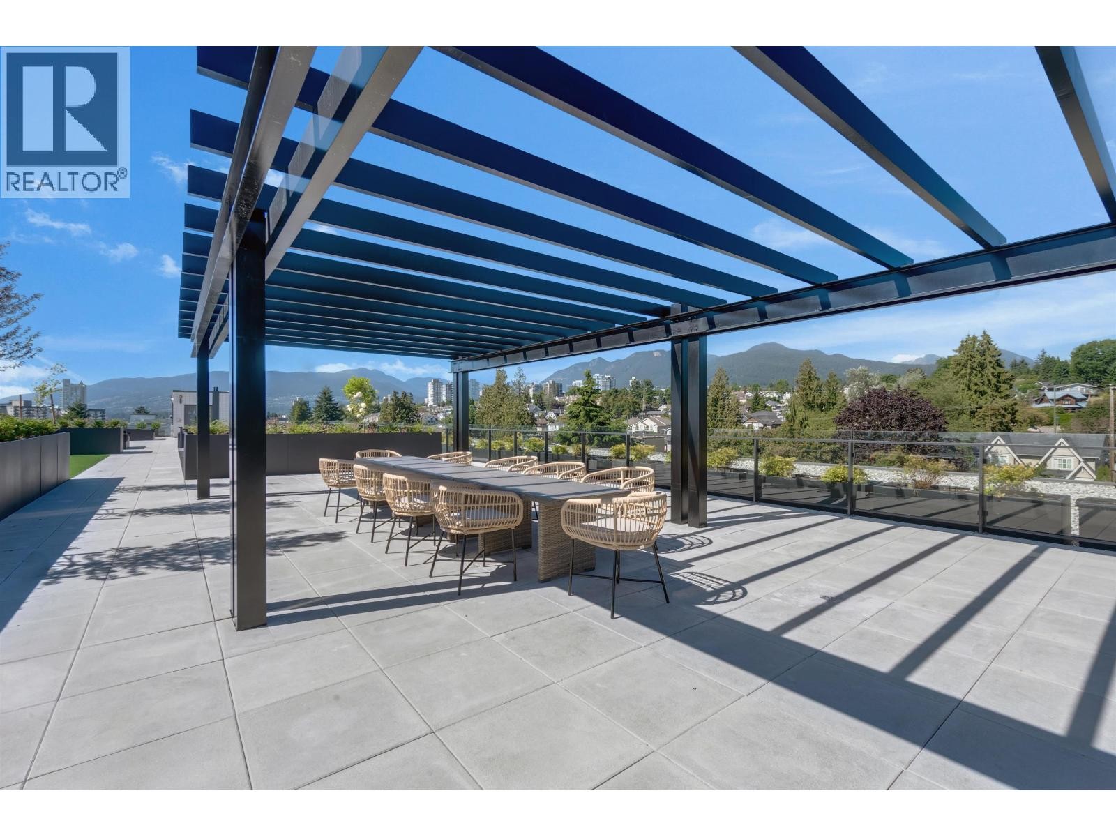 












2xx 422 E 3RD STREET

,
North Vancouver,




British Columbia
V7L1G2

