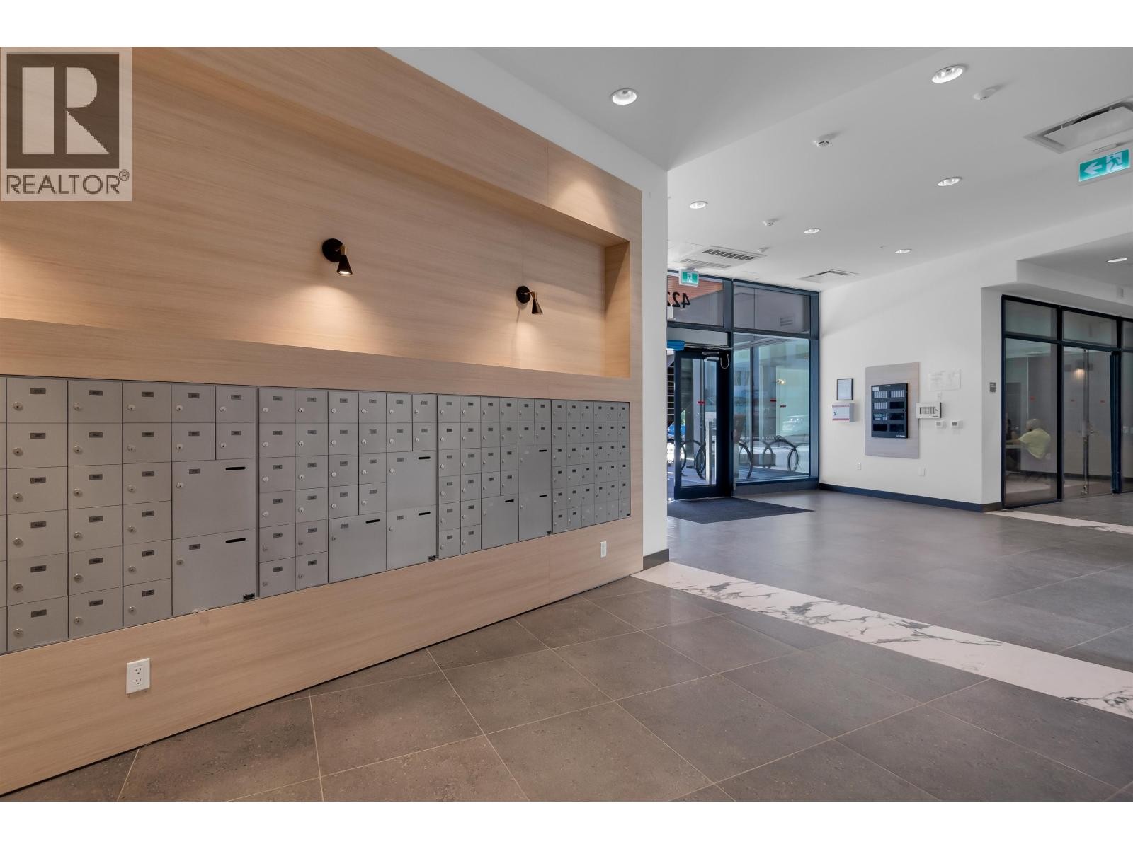 












2xx 422 E 3RD STREET

,
North Vancouver,




British Columbia
V7L1G2


