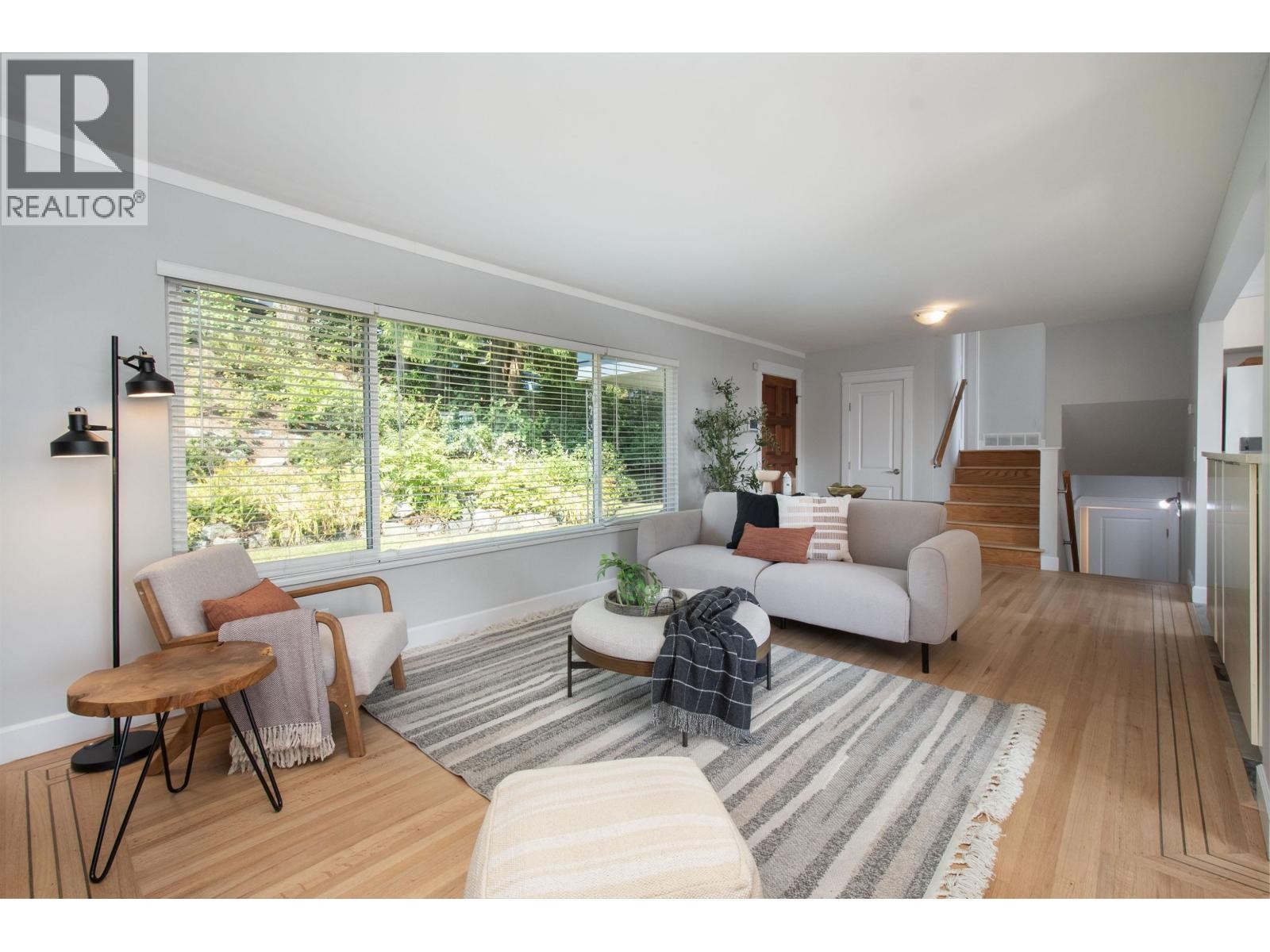 












1179 CLOVERLEY STREET

,
North Vancouver,




British Columbia
V7L1N7

