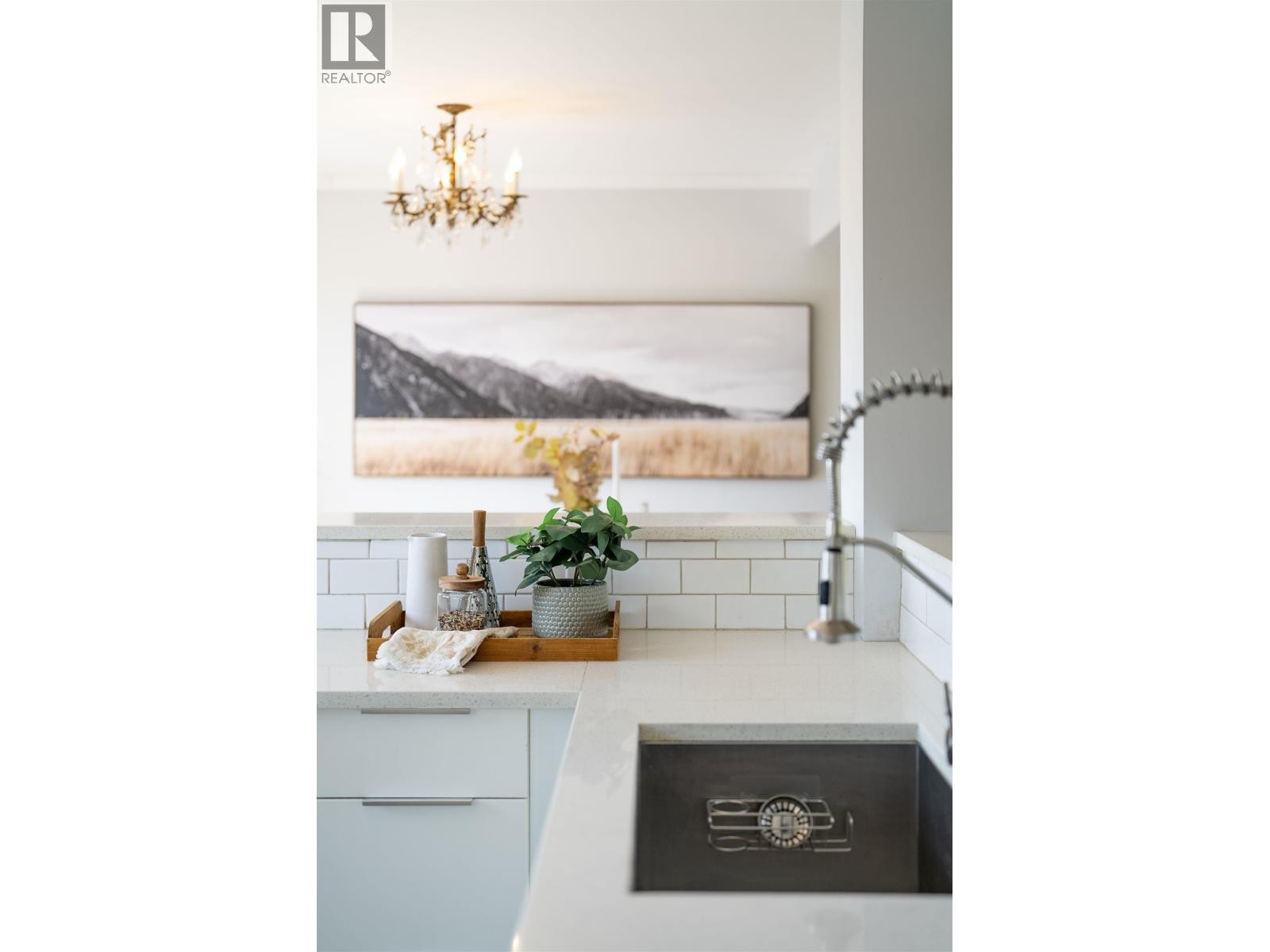 












1179 CLOVERLEY STREET

,
North Vancouver,




British Columbia
V7L1N7

