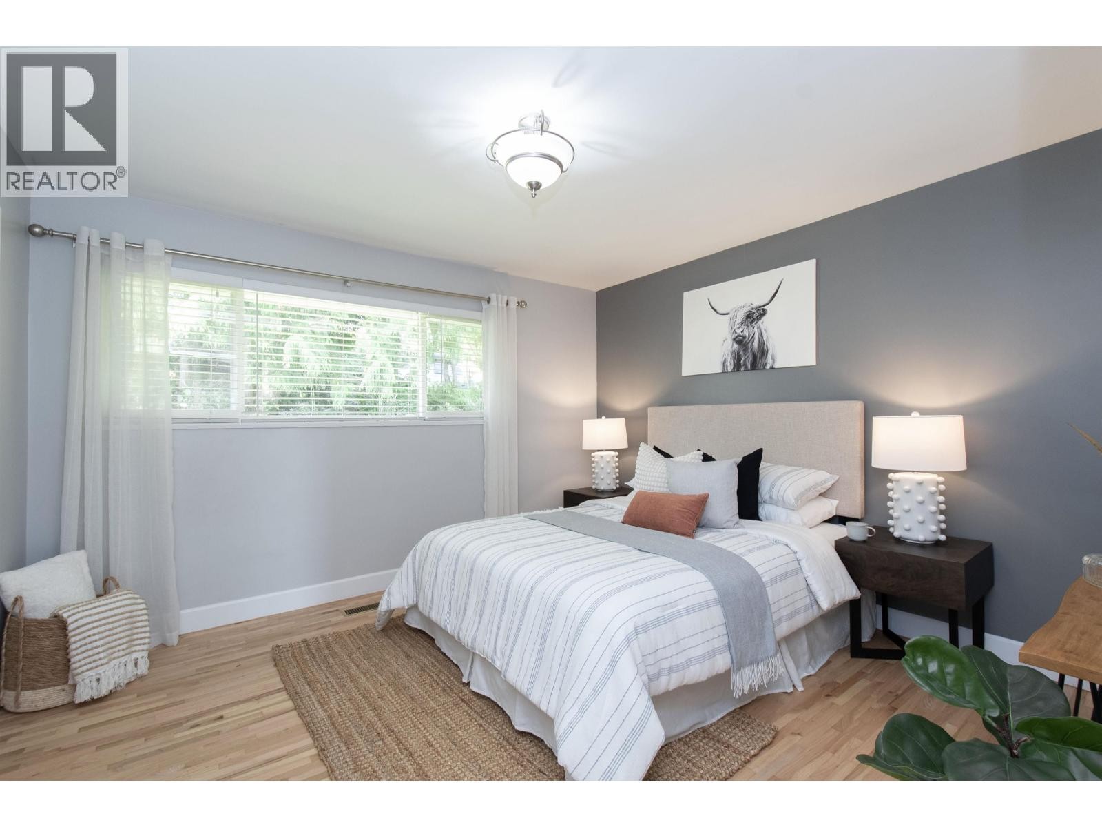 












1179 CLOVERLEY STREET

,
North Vancouver,




British Columbia
V7L1N7

