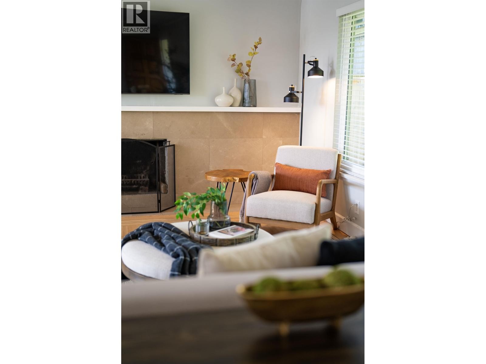 












1179 CLOVERLEY STREET

,
North Vancouver,




British Columbia
V7L1N7

