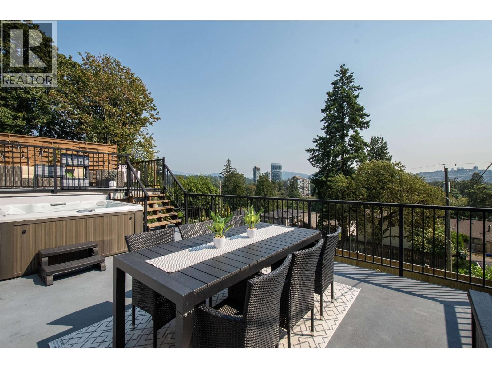












1179 CLOVERLEY STREET

,
North Vancouver,




British Columbia
V7L1N7

