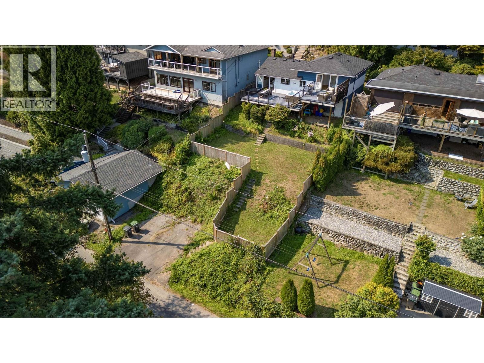 












1179 CLOVERLEY STREET

,
North Vancouver,




British Columbia
V7L1N7

