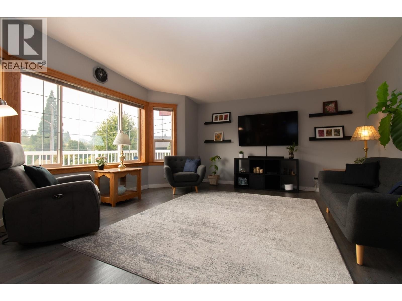 












40258 KALODON ROAD

,
Squamish,




British Columbia
V8B0G2

