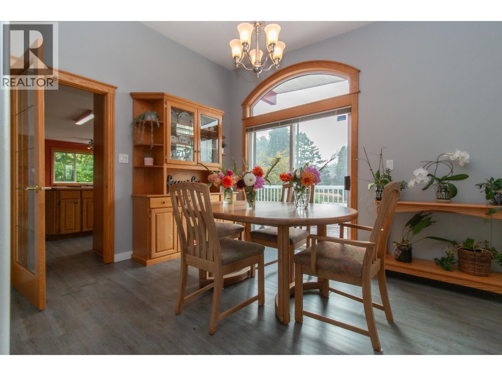 












40258 KALODON ROAD

,
Squamish,




British Columbia
V8B0G2

