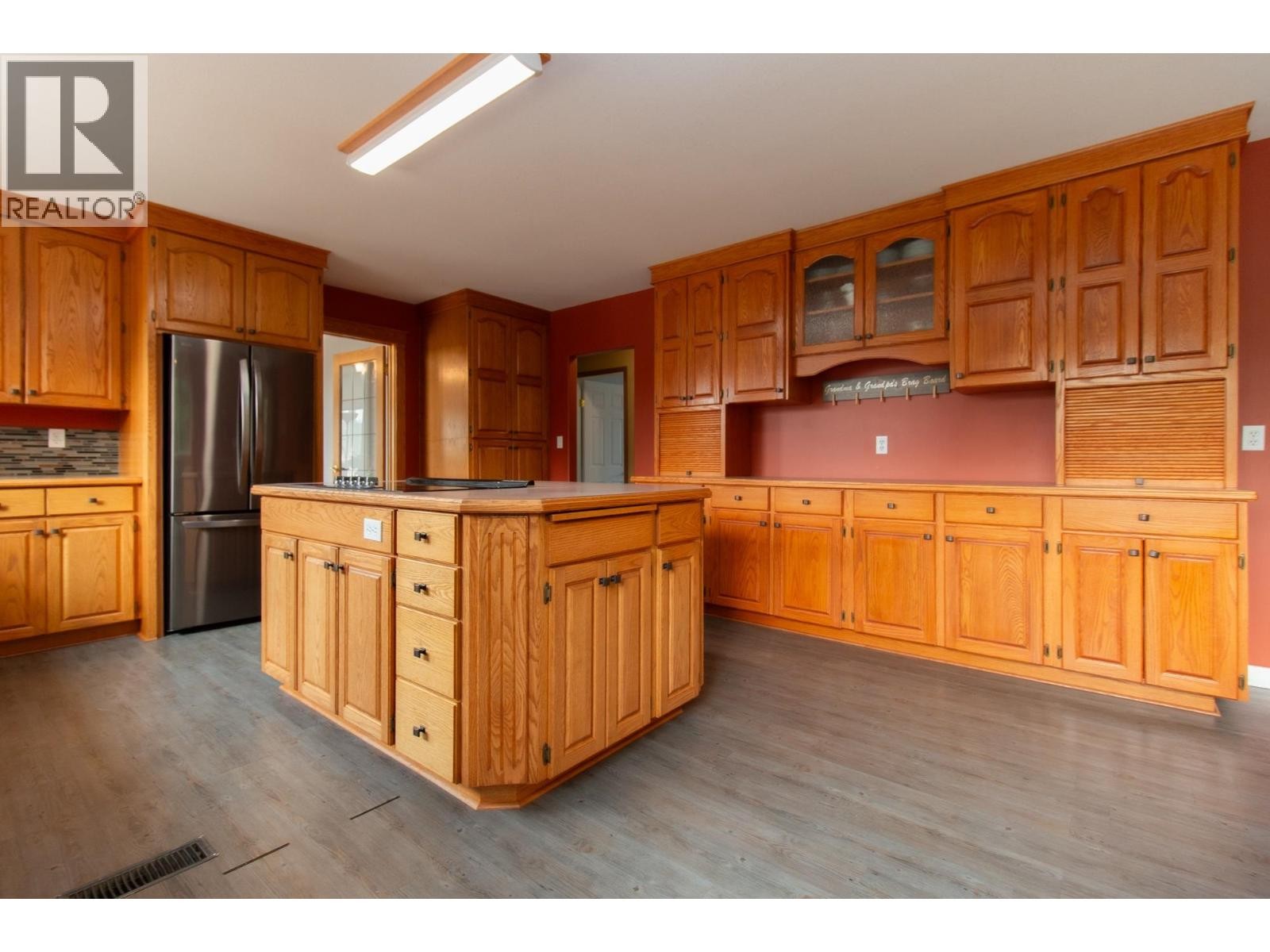 












40258 KALODON ROAD

,
Squamish,




British Columbia
V8B0G2

