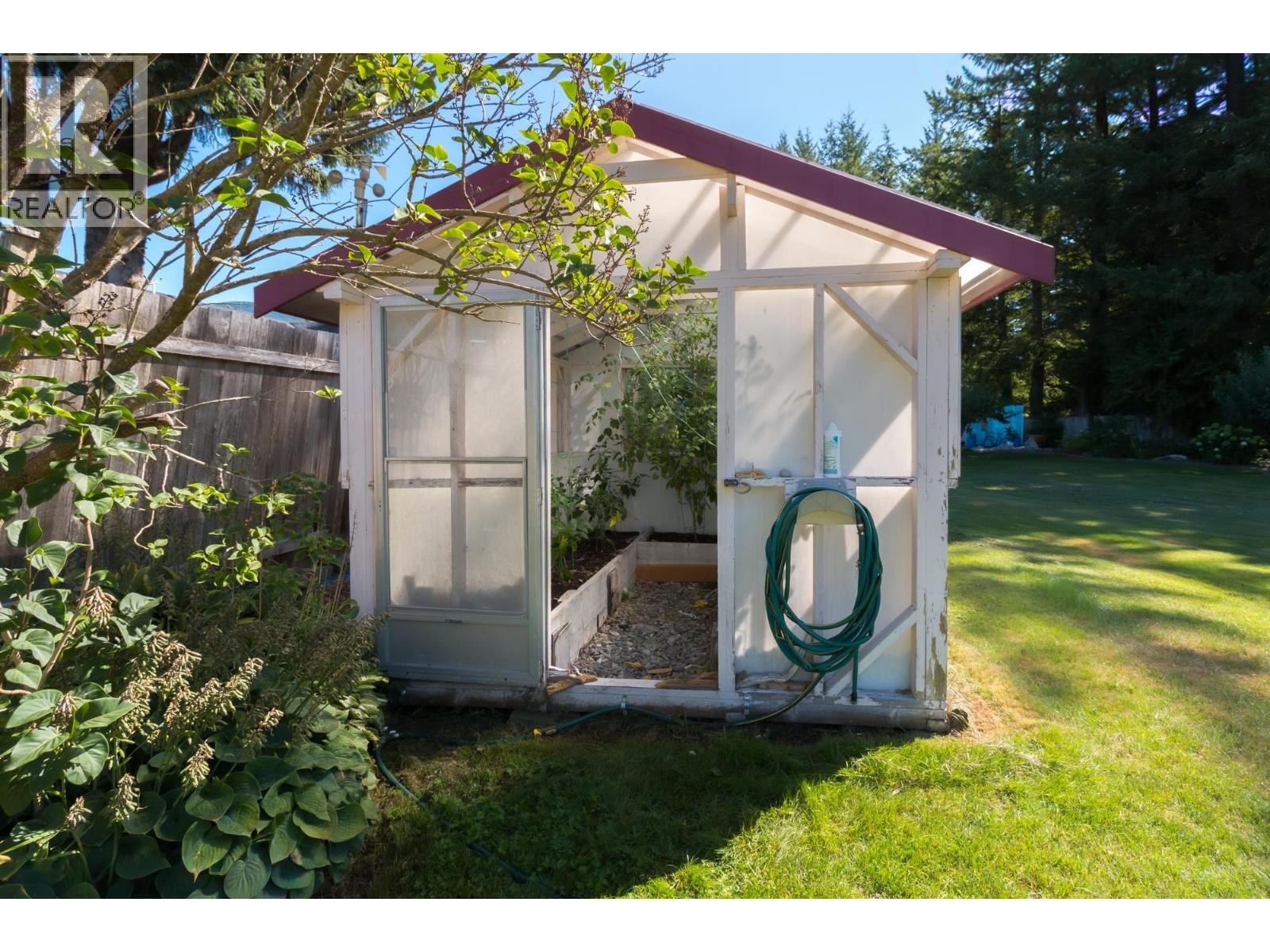 












40258 KALODON ROAD

,
Squamish,




British Columbia
V8B0G2


