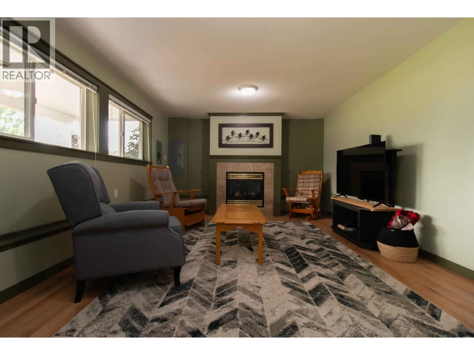 












40258 KALODON ROAD

,
Squamish,




British Columbia
V8B0G2

