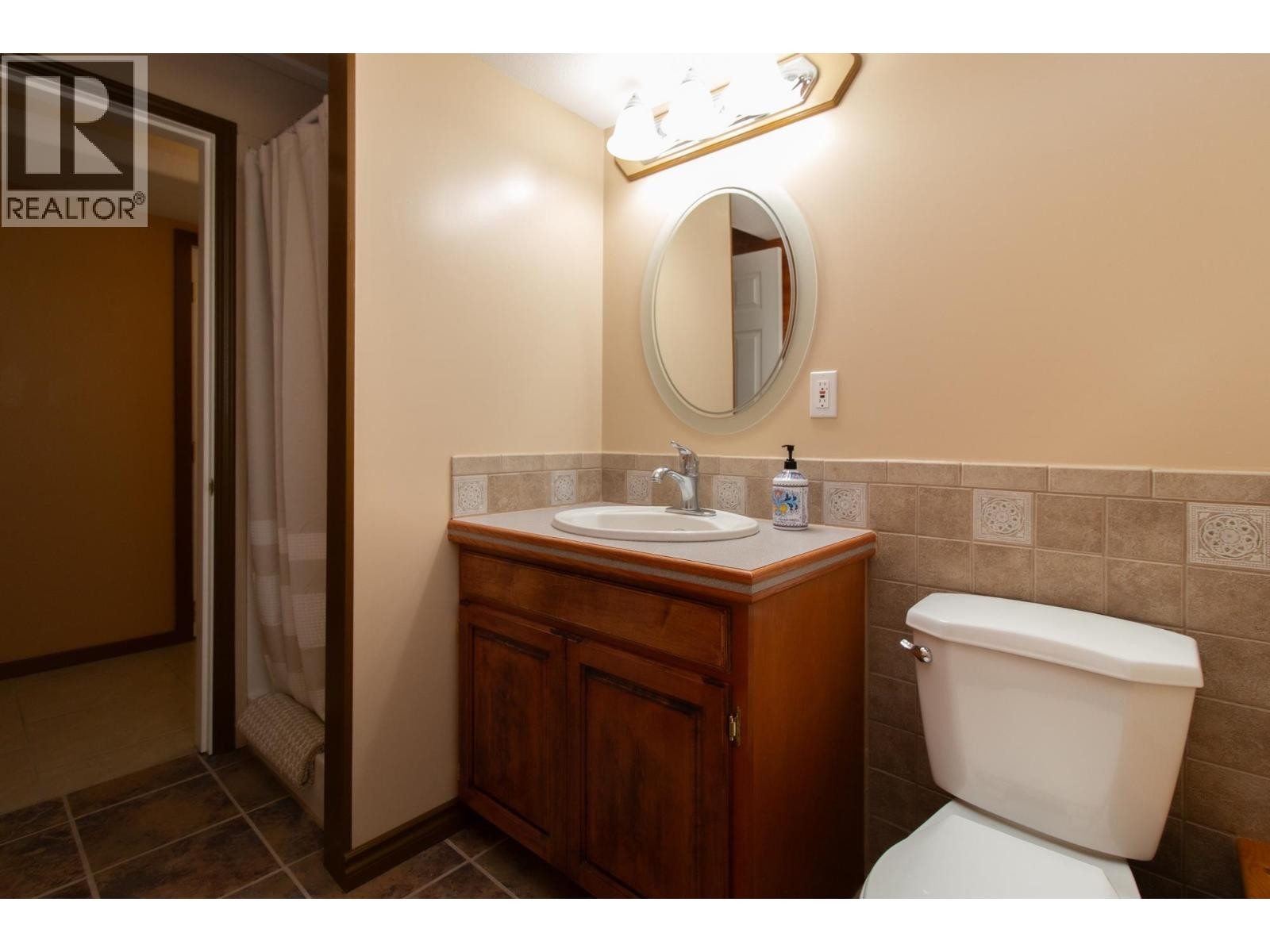 












40258 KALODON ROAD

,
Squamish,




British Columbia
V8B0G2

