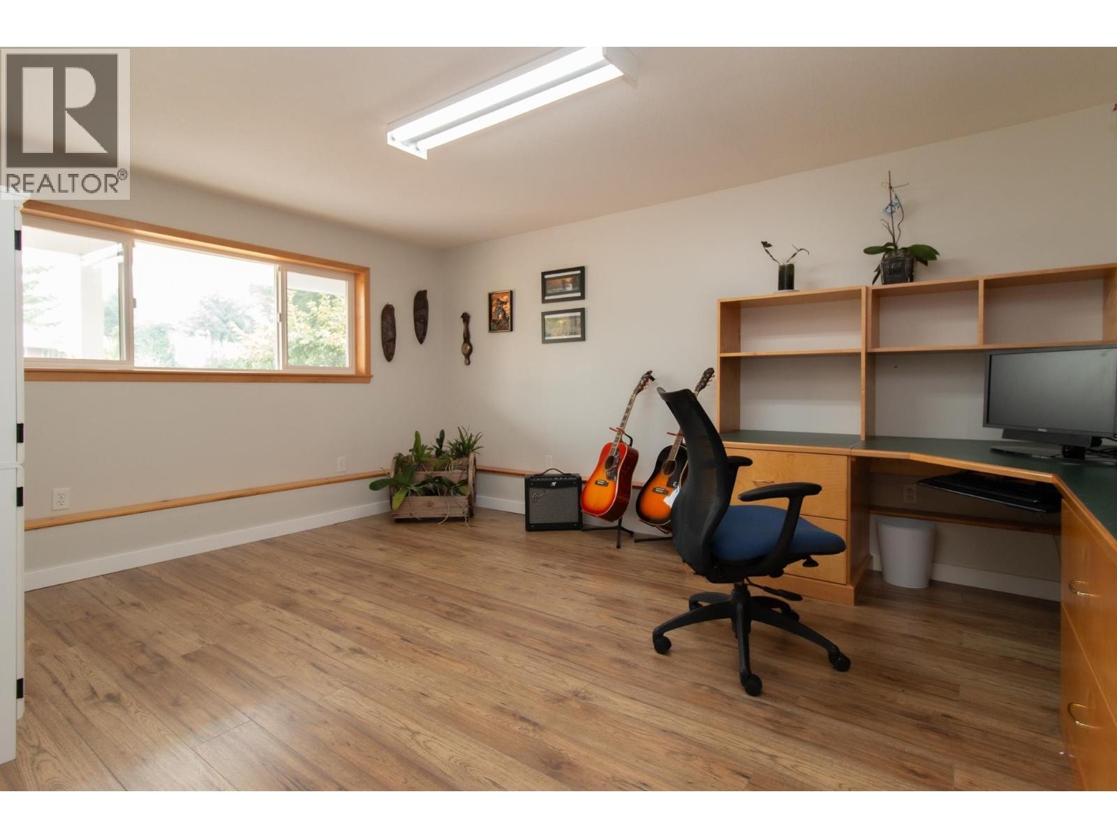 












40258 KALODON ROAD

,
Squamish,




British Columbia
V8B0G2

