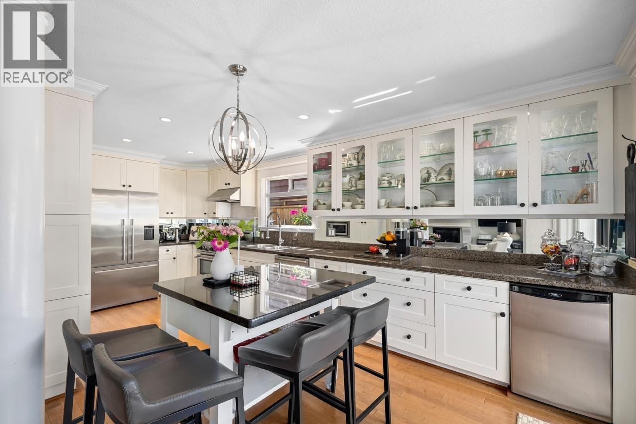 












849 RIVERSIDE DRIVE

,
North Vancouver,




British Columbia
V7H1V6

