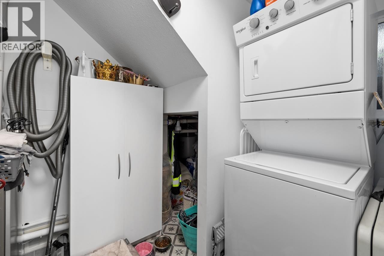 












849 RIVERSIDE DRIVE

,
North Vancouver,




British Columbia
V7H1V6

