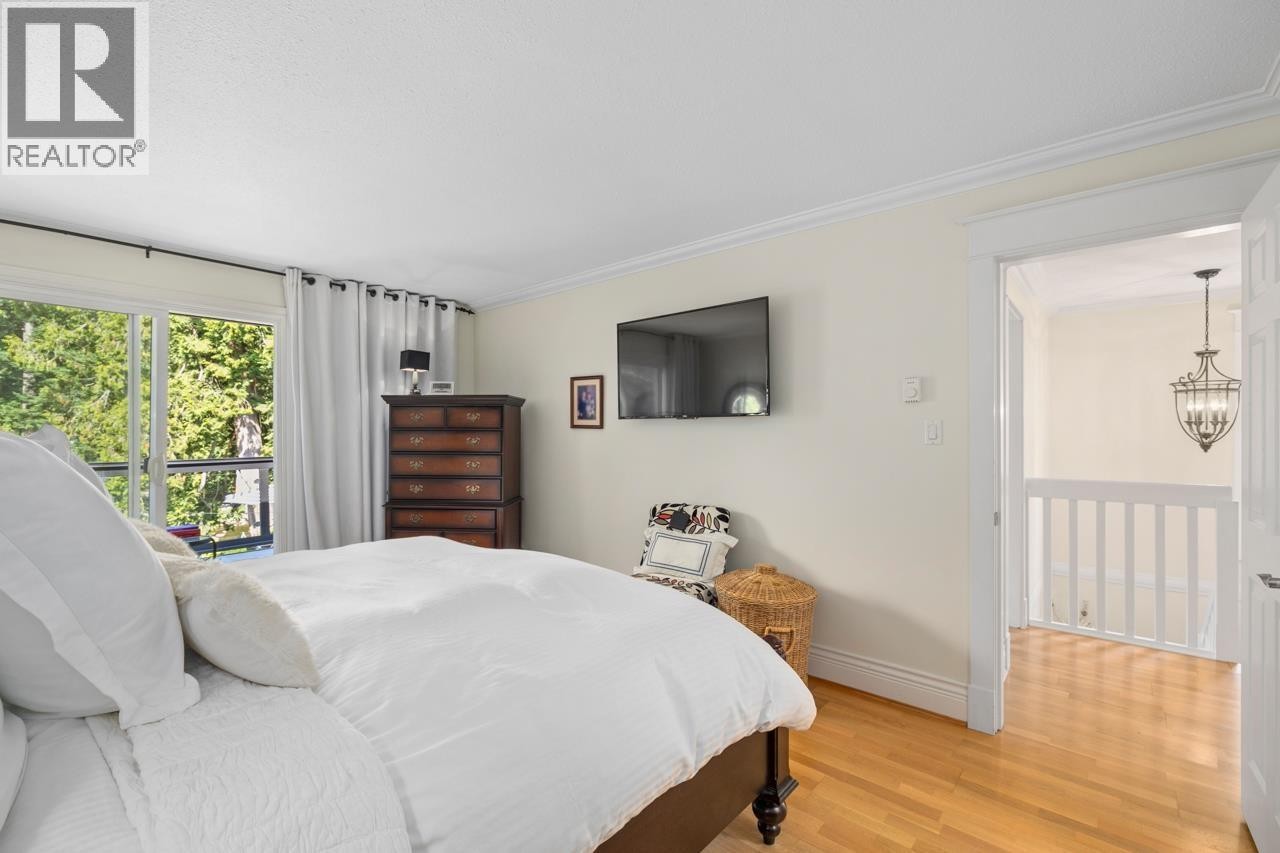 












849 RIVERSIDE DRIVE

,
North Vancouver,




British Columbia
V7H1V6

