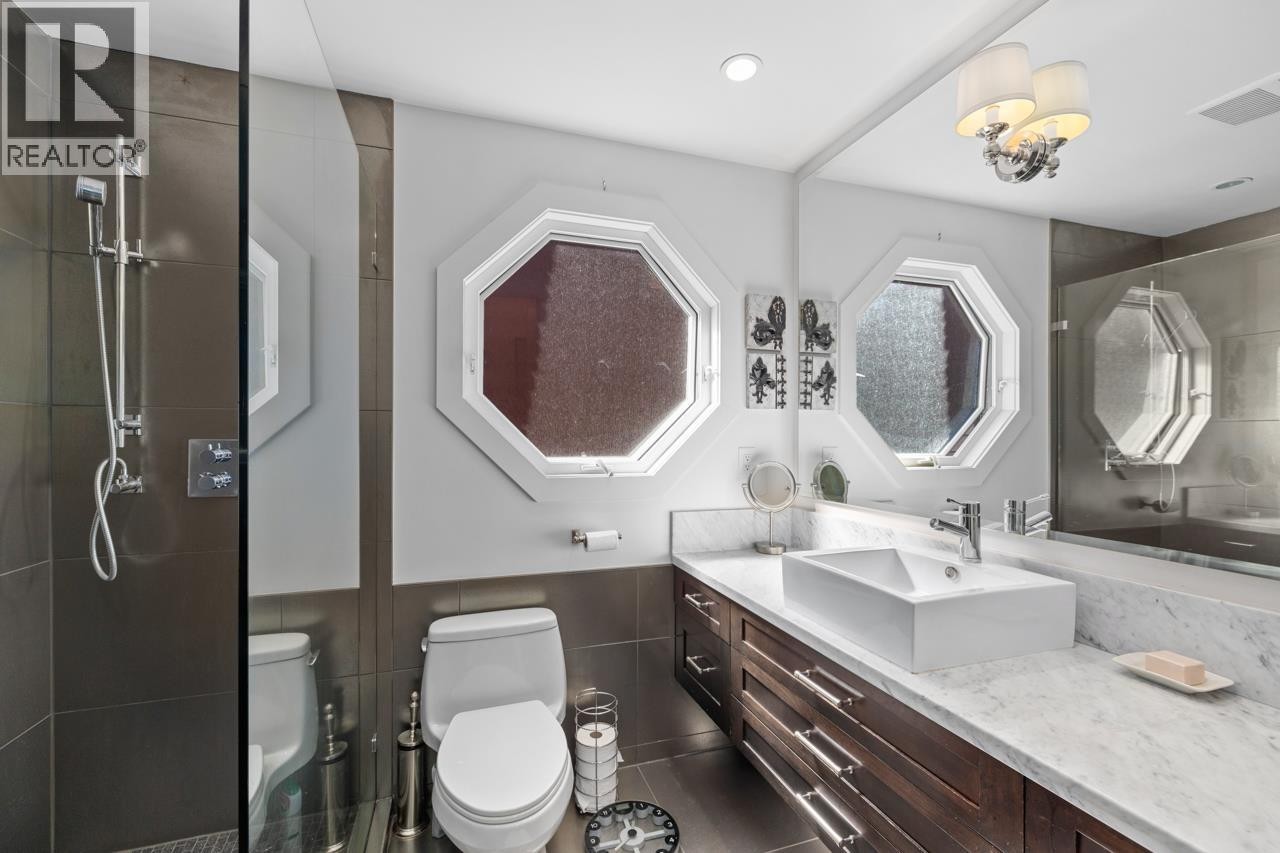 












849 RIVERSIDE DRIVE

,
North Vancouver,




British Columbia
V7H1V6

