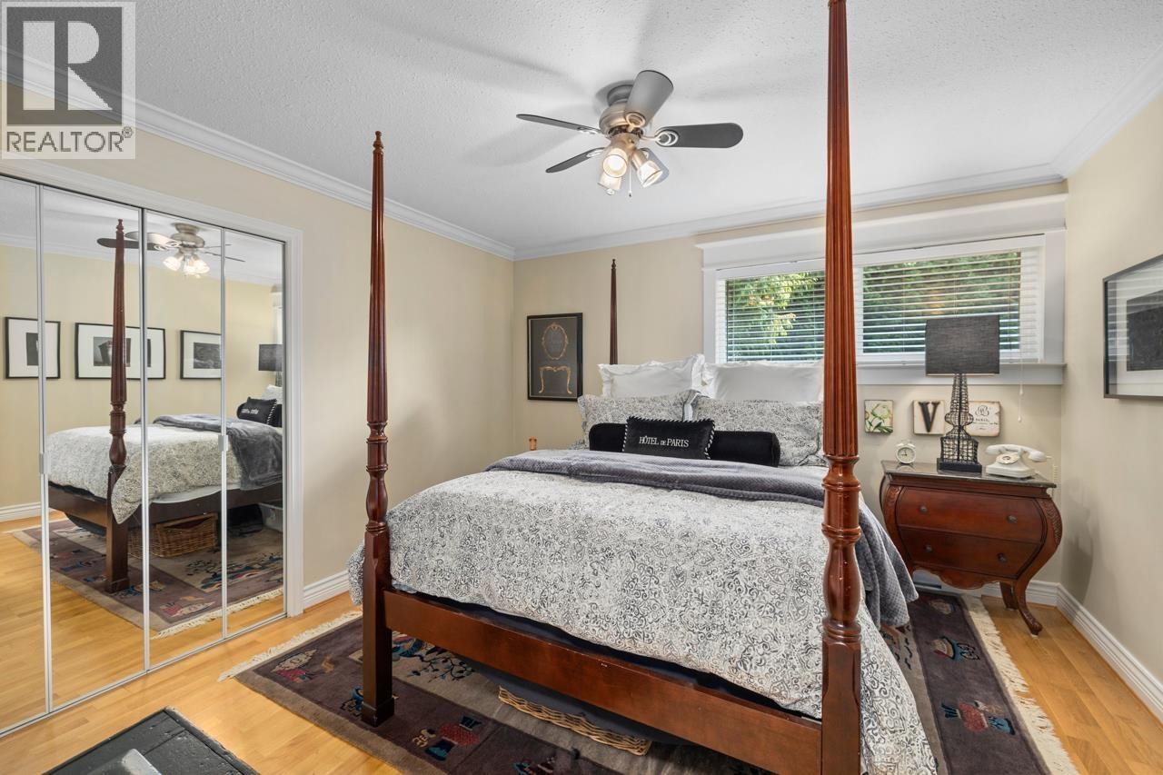 












849 RIVERSIDE DRIVE

,
North Vancouver,




British Columbia
V7H1V6

