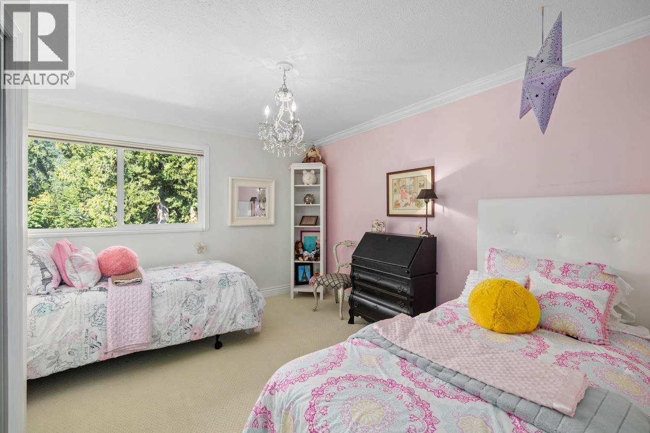 












849 RIVERSIDE DRIVE

,
North Vancouver,




British Columbia
V7H1V6

