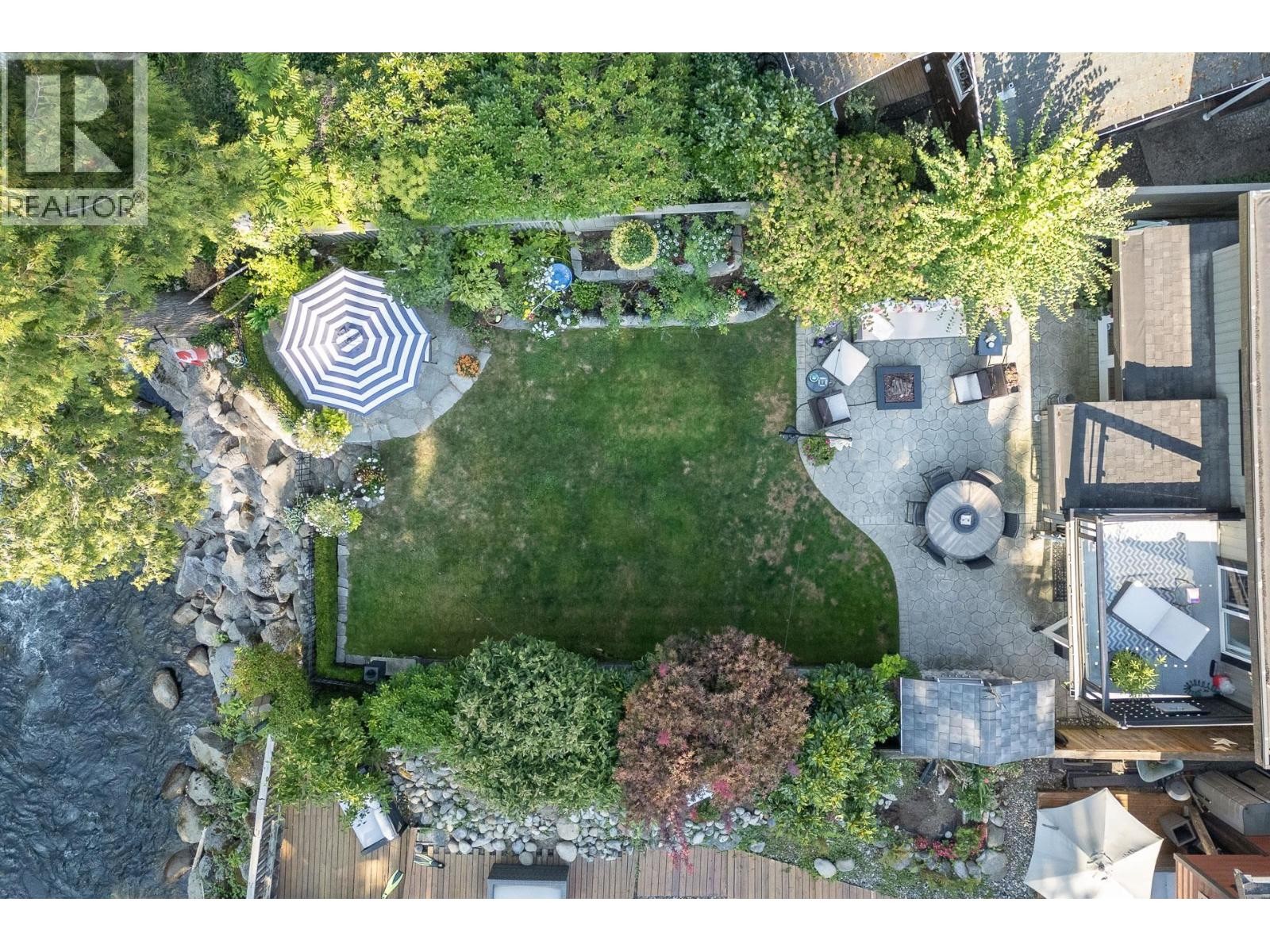 












849 RIVERSIDE DRIVE

,
North Vancouver,




British Columbia
V7H1V6

