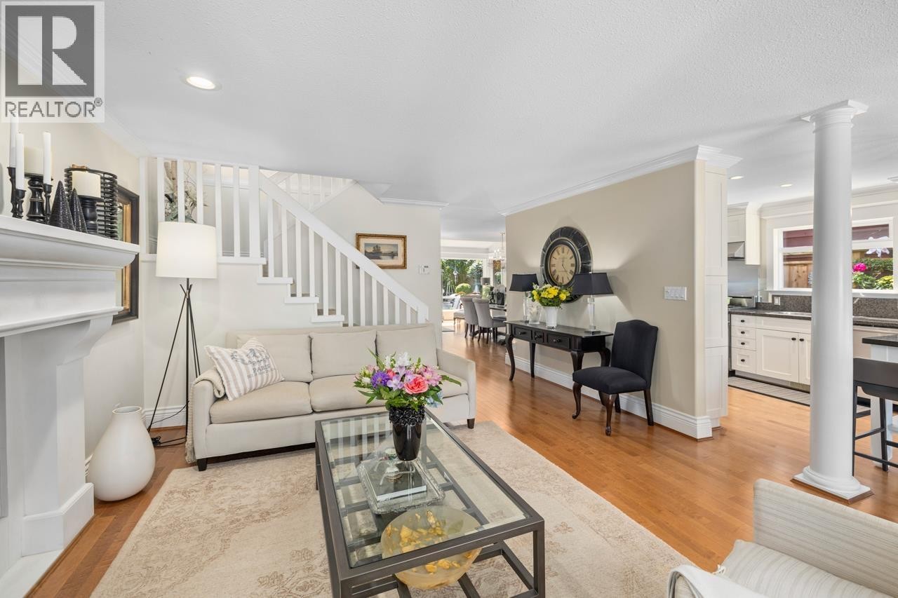 












849 RIVERSIDE DRIVE

,
North Vancouver,




British Columbia
V7H1V6

