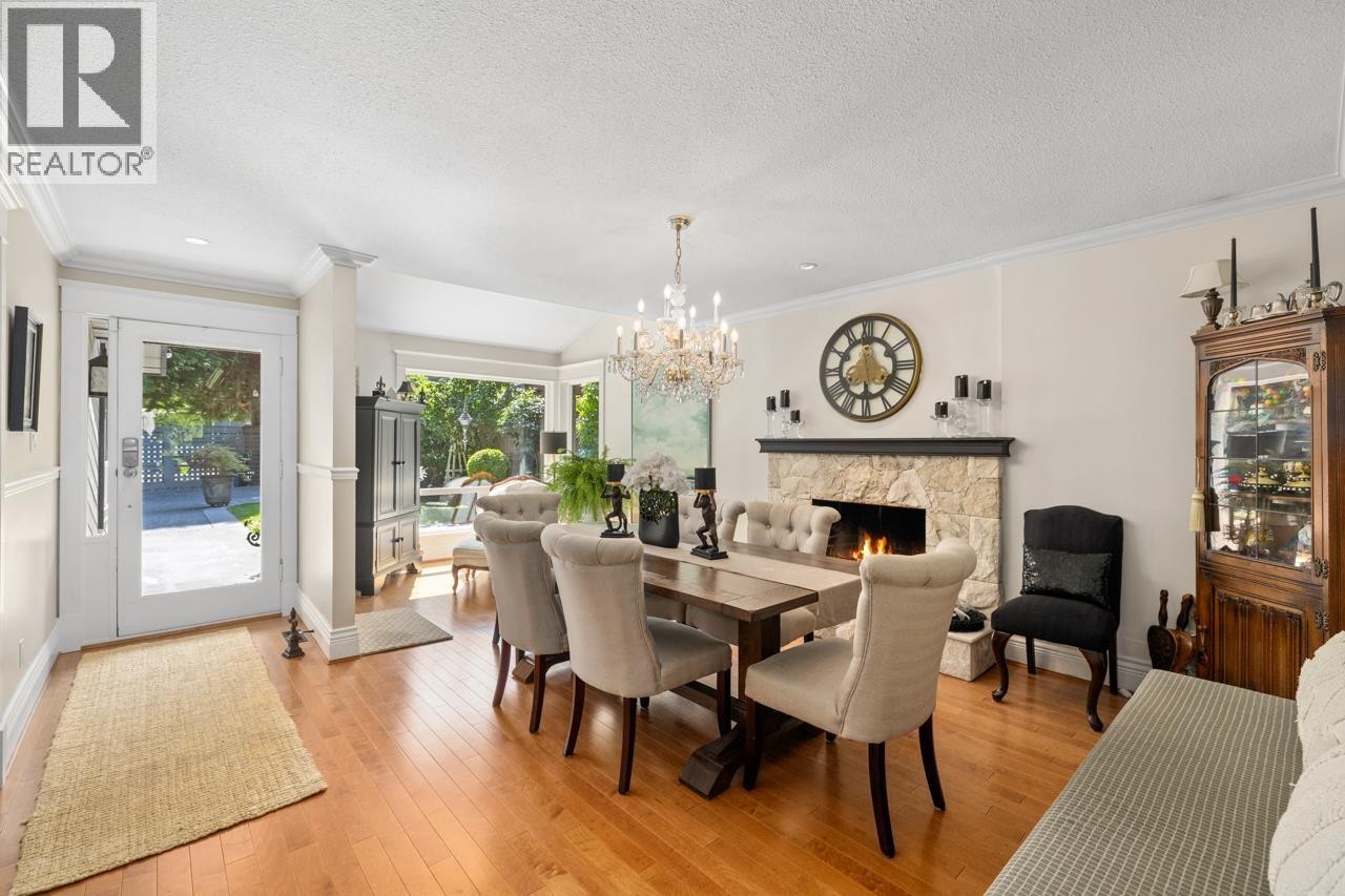












849 RIVERSIDE DRIVE

,
North Vancouver,




British Columbia
V7H1V6

