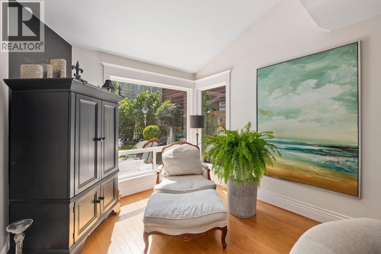 












849 RIVERSIDE DRIVE

,
North Vancouver,




British Columbia
V7H1V6

