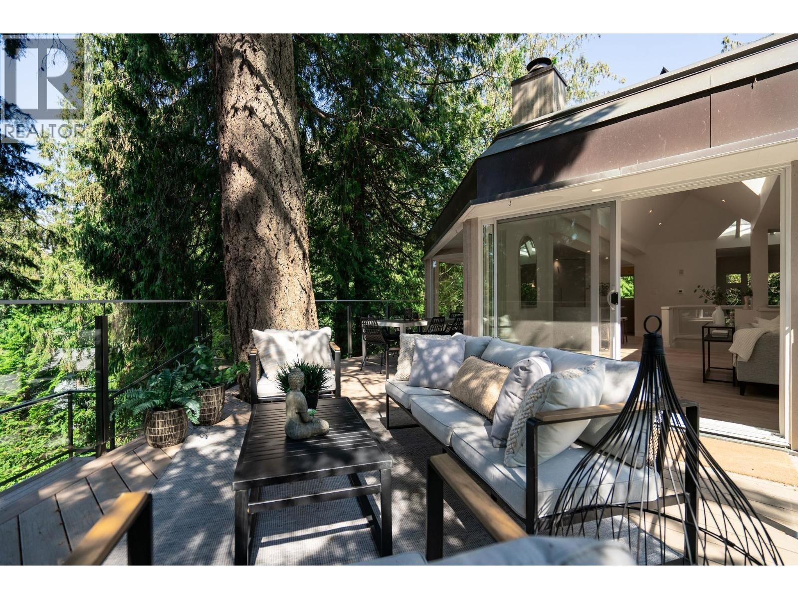 












5061 BEAR LANE

,
West Vancouver,




British Columbia
V7W1L2

