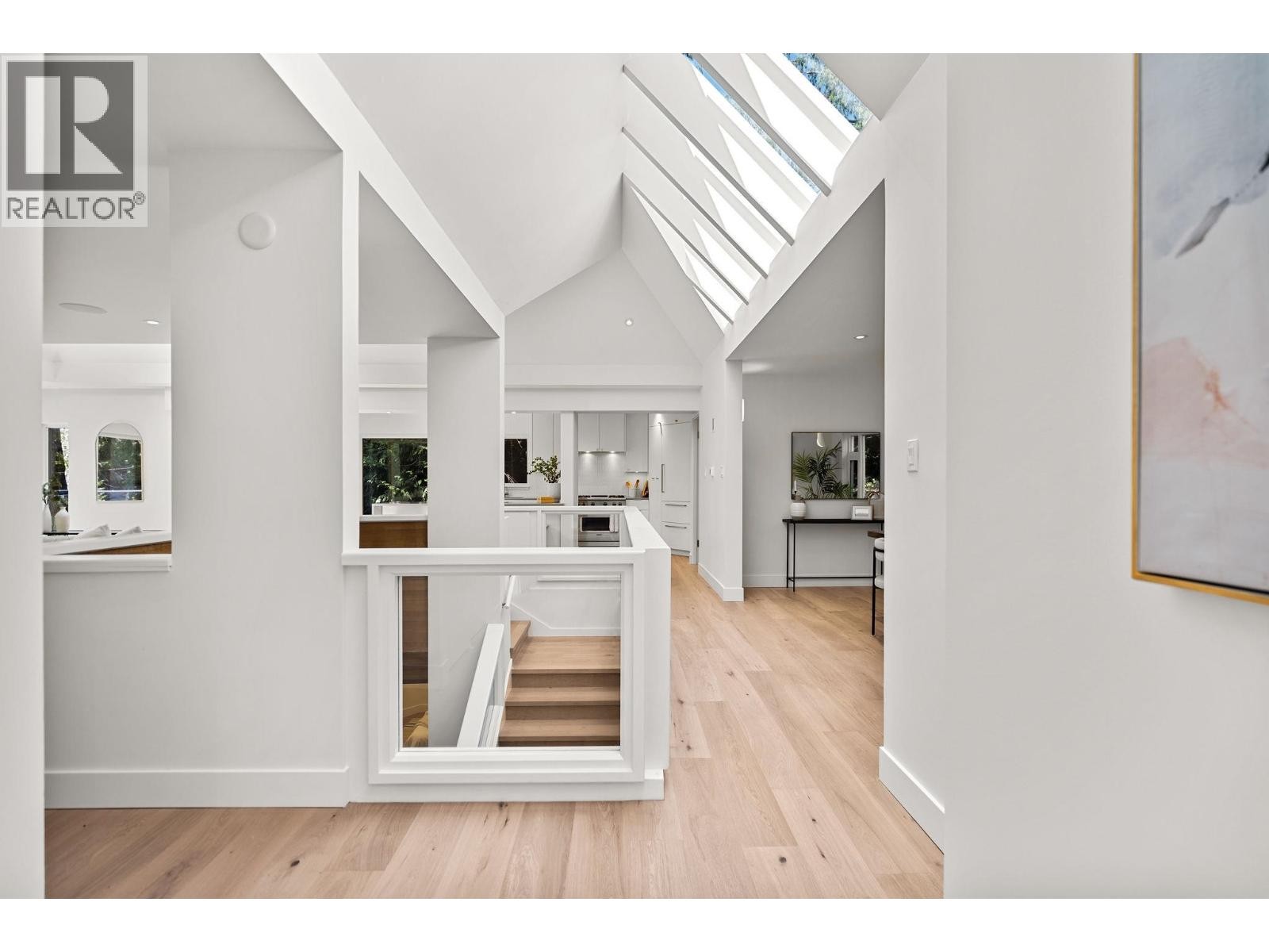 












5061 BEAR LANE

,
West Vancouver,




British Columbia
V7W1L2

