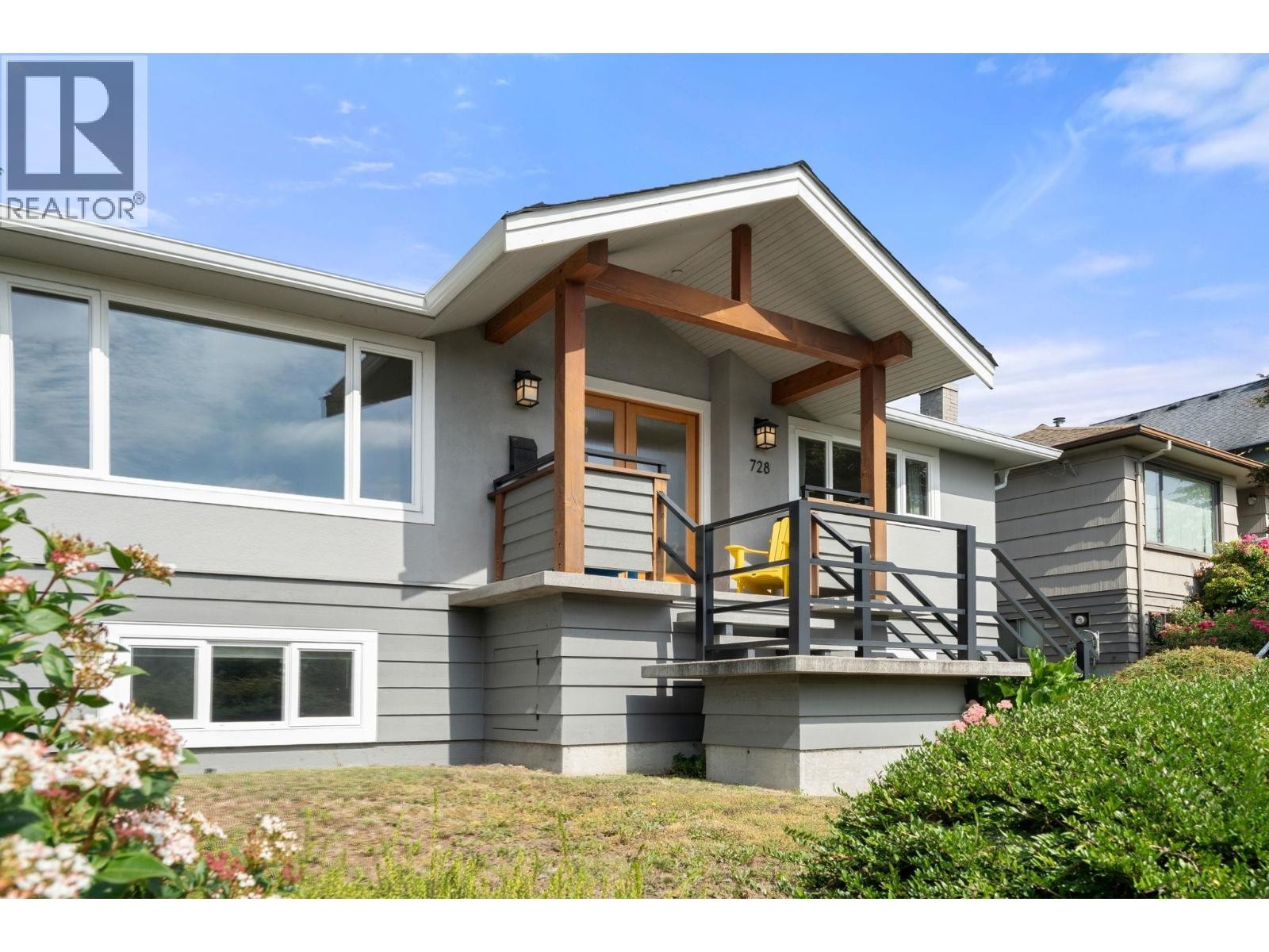 












728 E 6TH STREET

,
North Vancouver,




British Columbia
V7L1R6

