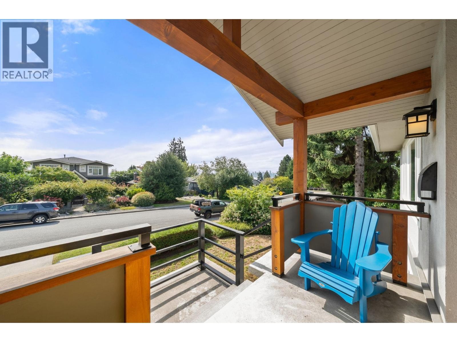 












728 E 6TH STREET

,
North Vancouver,




British Columbia
V7L1R6

