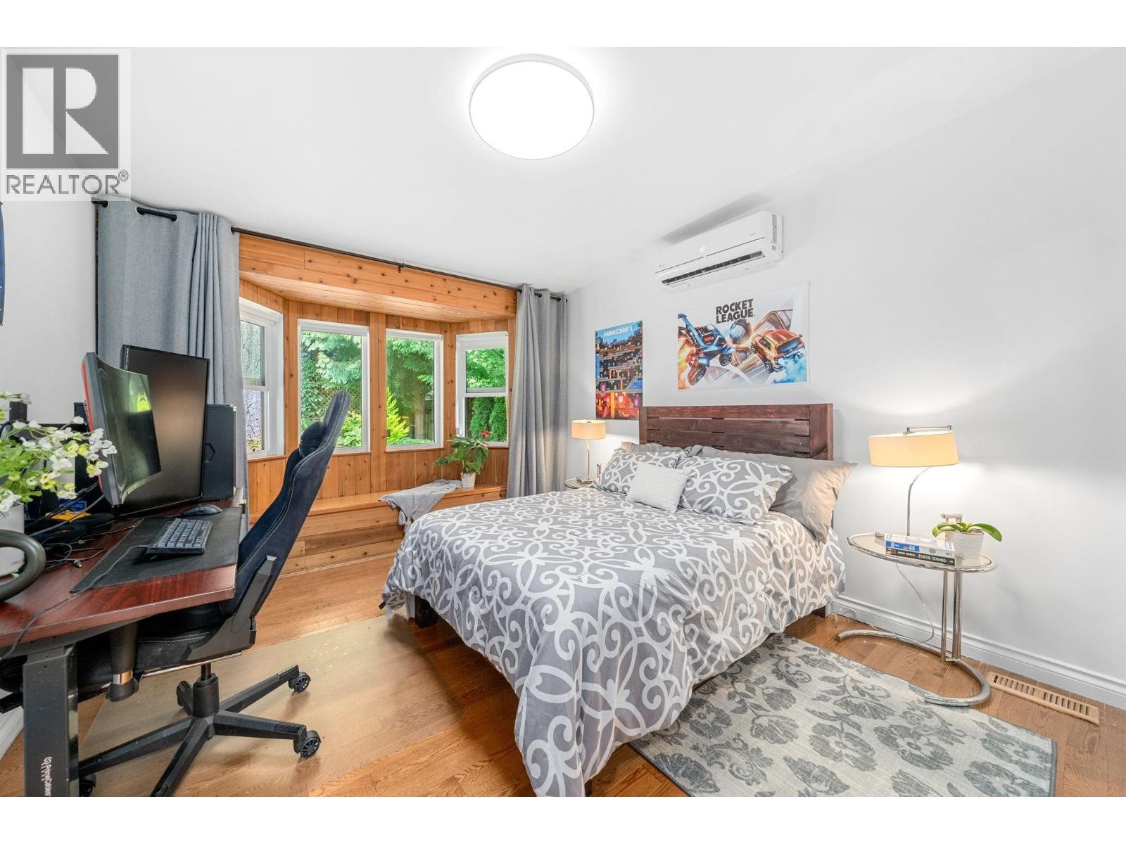 












2540 BOSWELL AVENUE

,
North Vancouver,




British Columbia
V7H1L7

