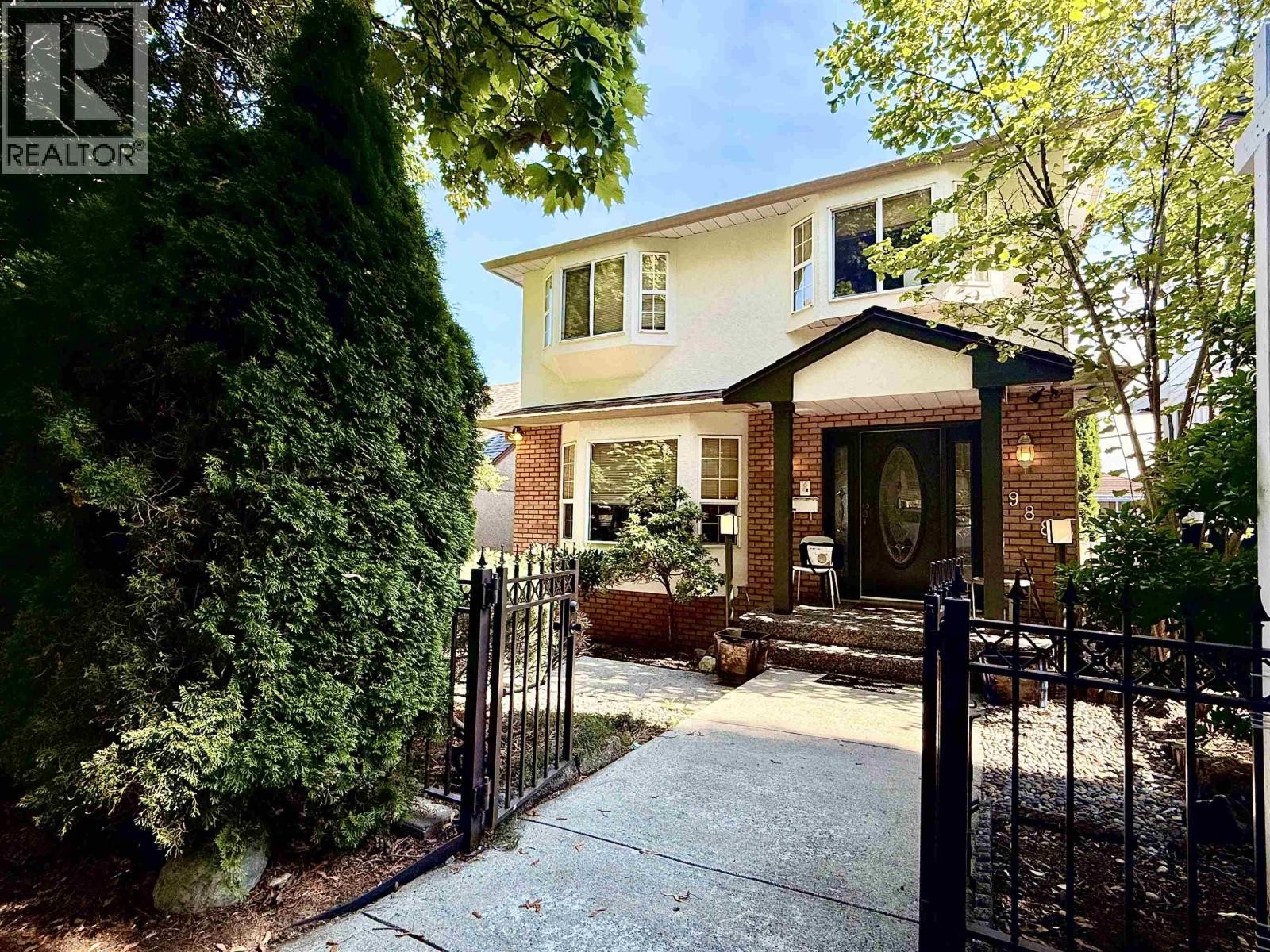 












4988 SHERBROOKE STREET

,
Vancouver,




British Columbia
V5W3M2

