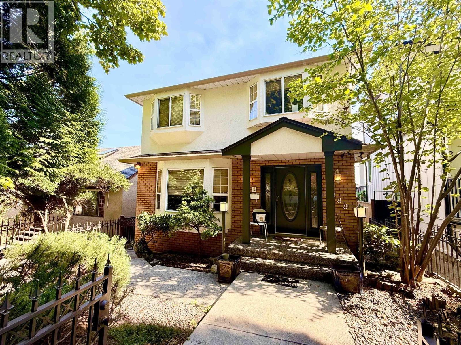 












4988 SHERBROOKE STREET

,
Vancouver,




British Columbia
V5W3M2

