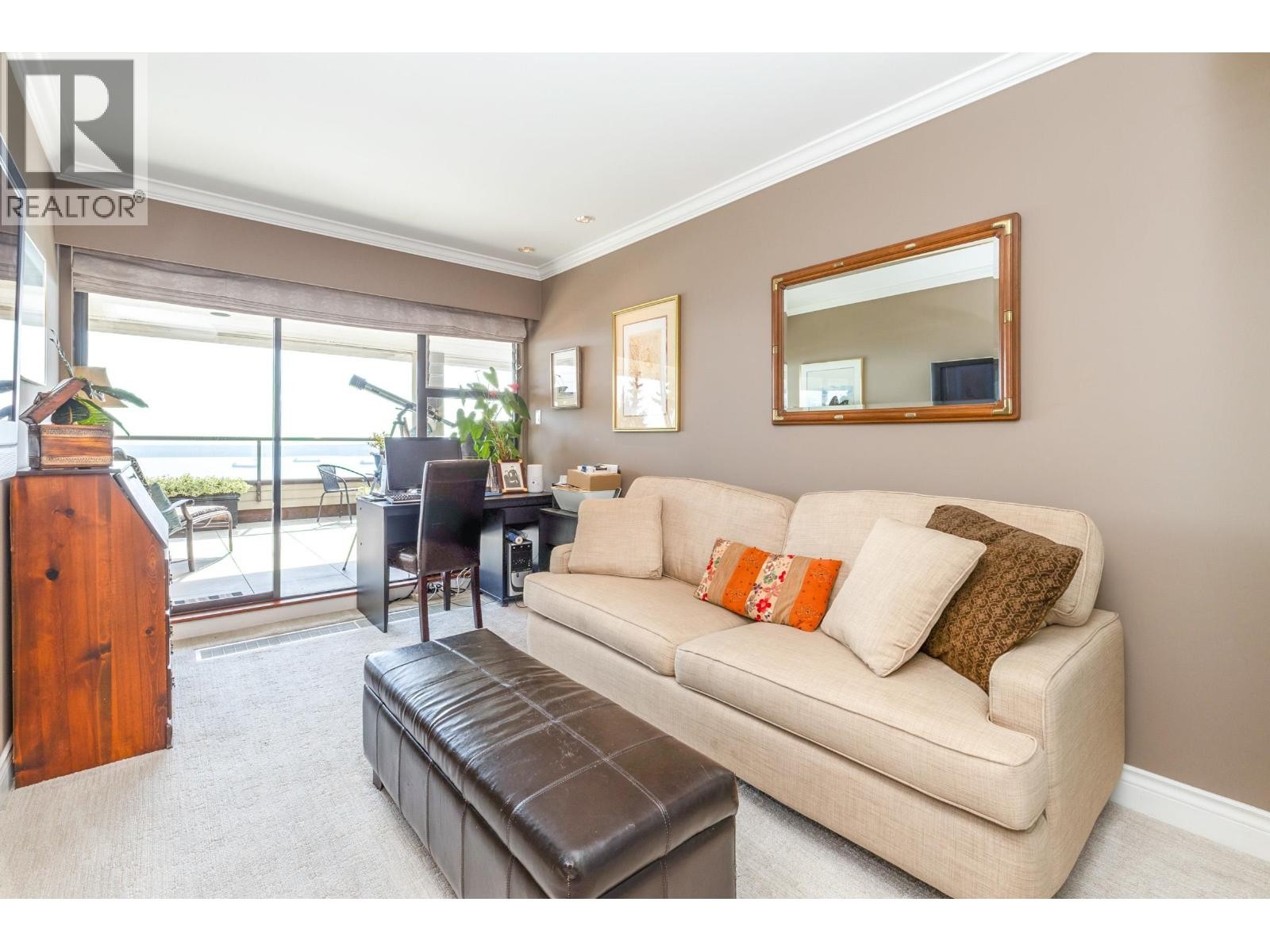 












33 2250 FOLKESTONE WAY

,
West Vancouver,




British Columbia
V7S2X7

