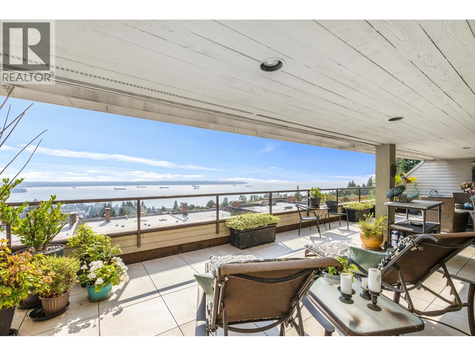 












33 2250 FOLKESTONE WAY

,
West Vancouver,




British Columbia
V7S2X7

