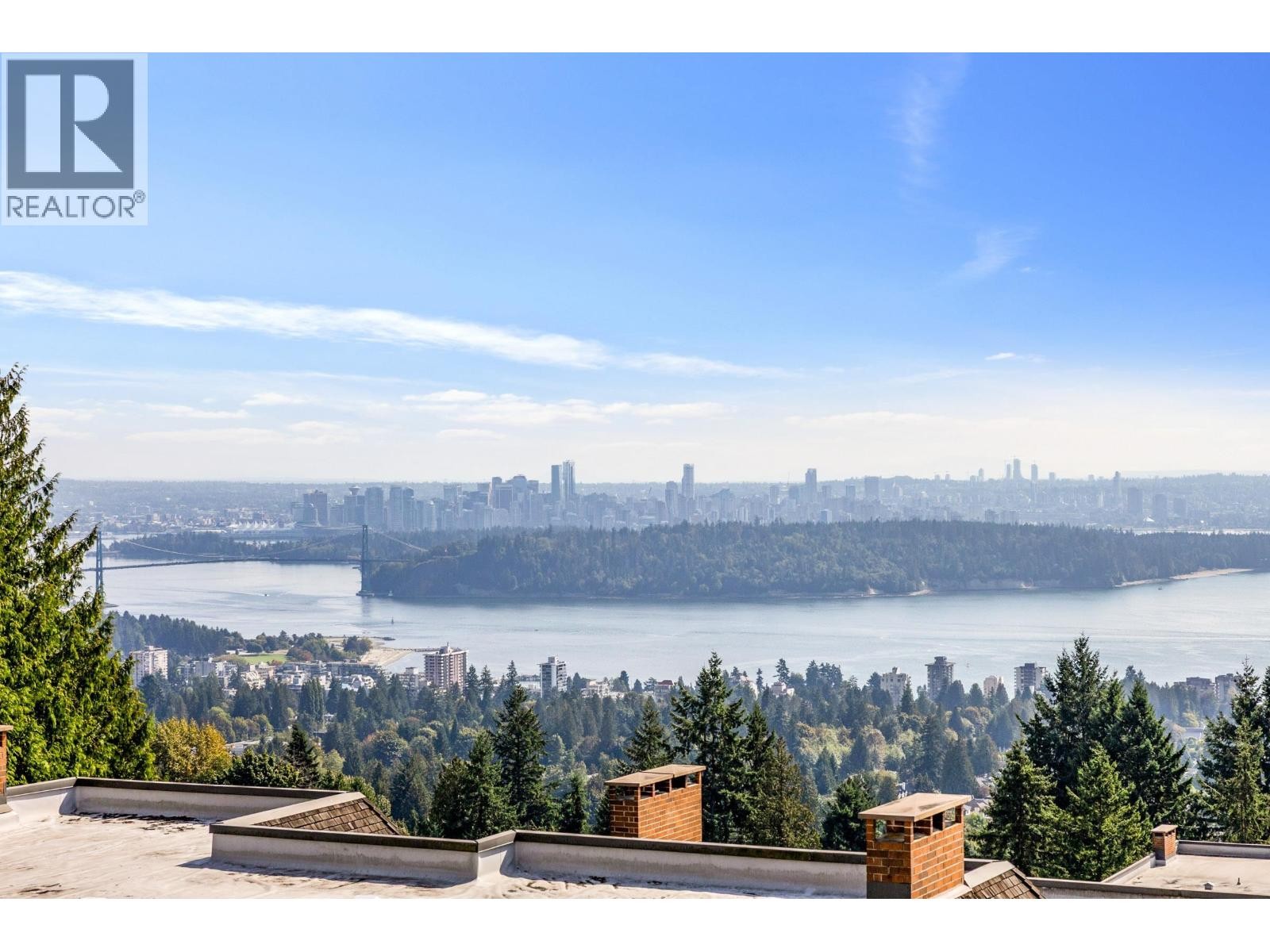 












33 2250 FOLKESTONE WAY

,
West Vancouver,




British Columbia
V7S2X7

