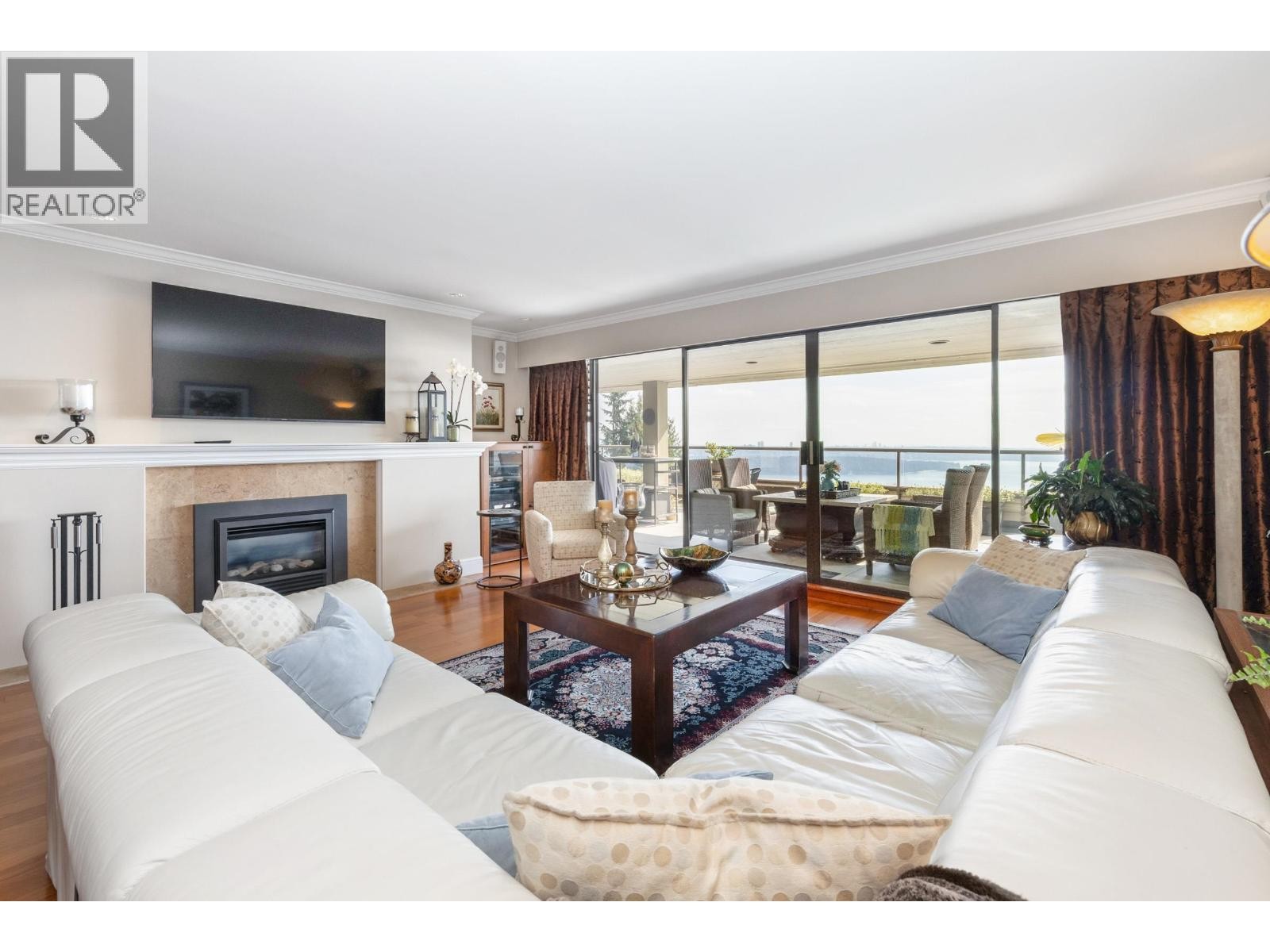 












33 2250 FOLKESTONE WAY

,
West Vancouver,




British Columbia
V7S2X7

